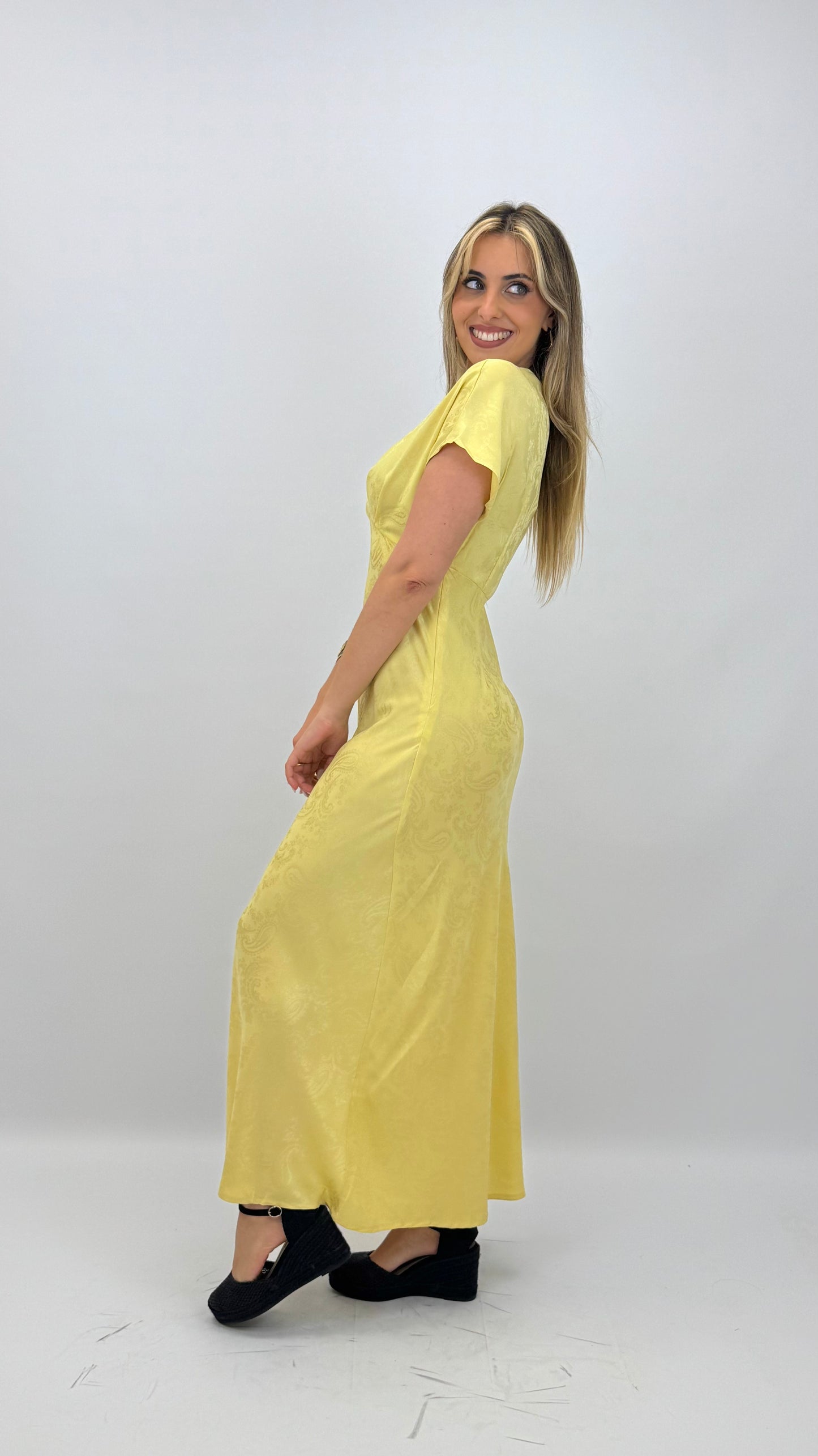Vestido midi acetinado cornocópias amarelo