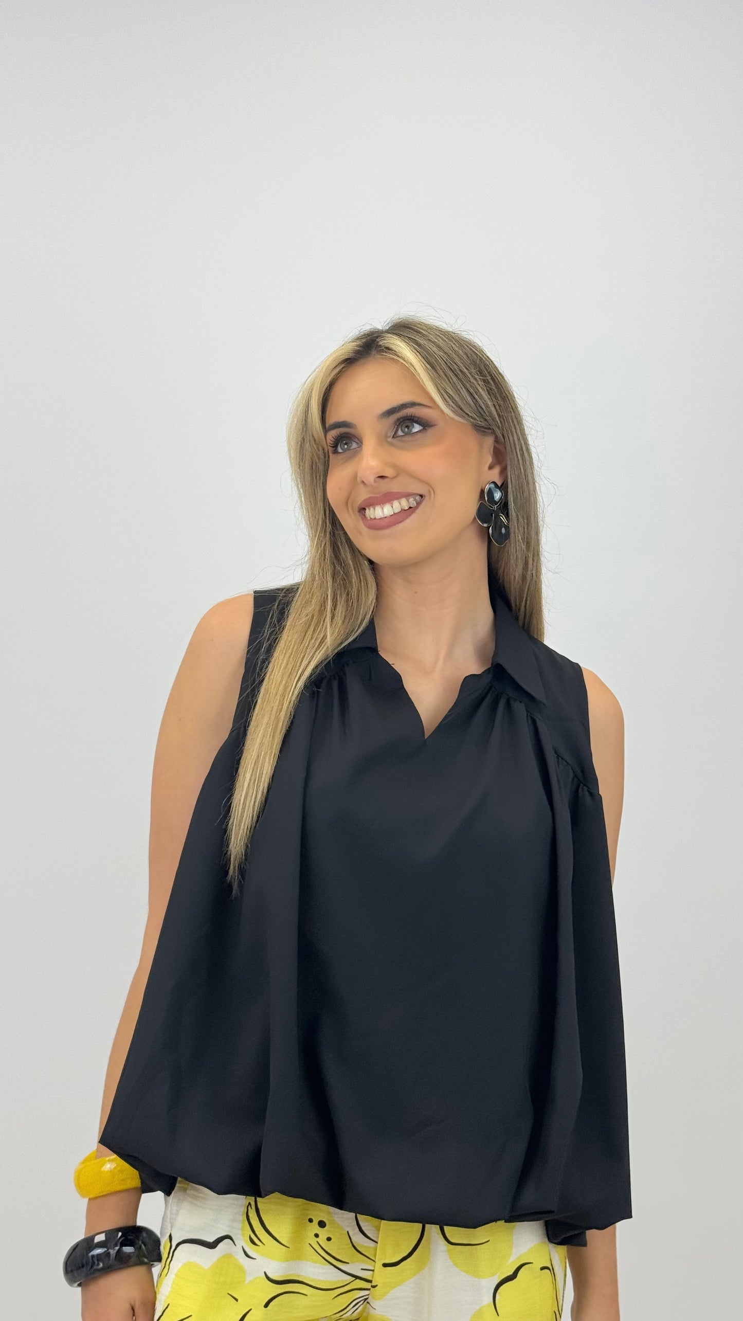 Top preto abalonado