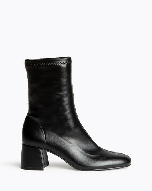 Bota tacão quadrado preto
