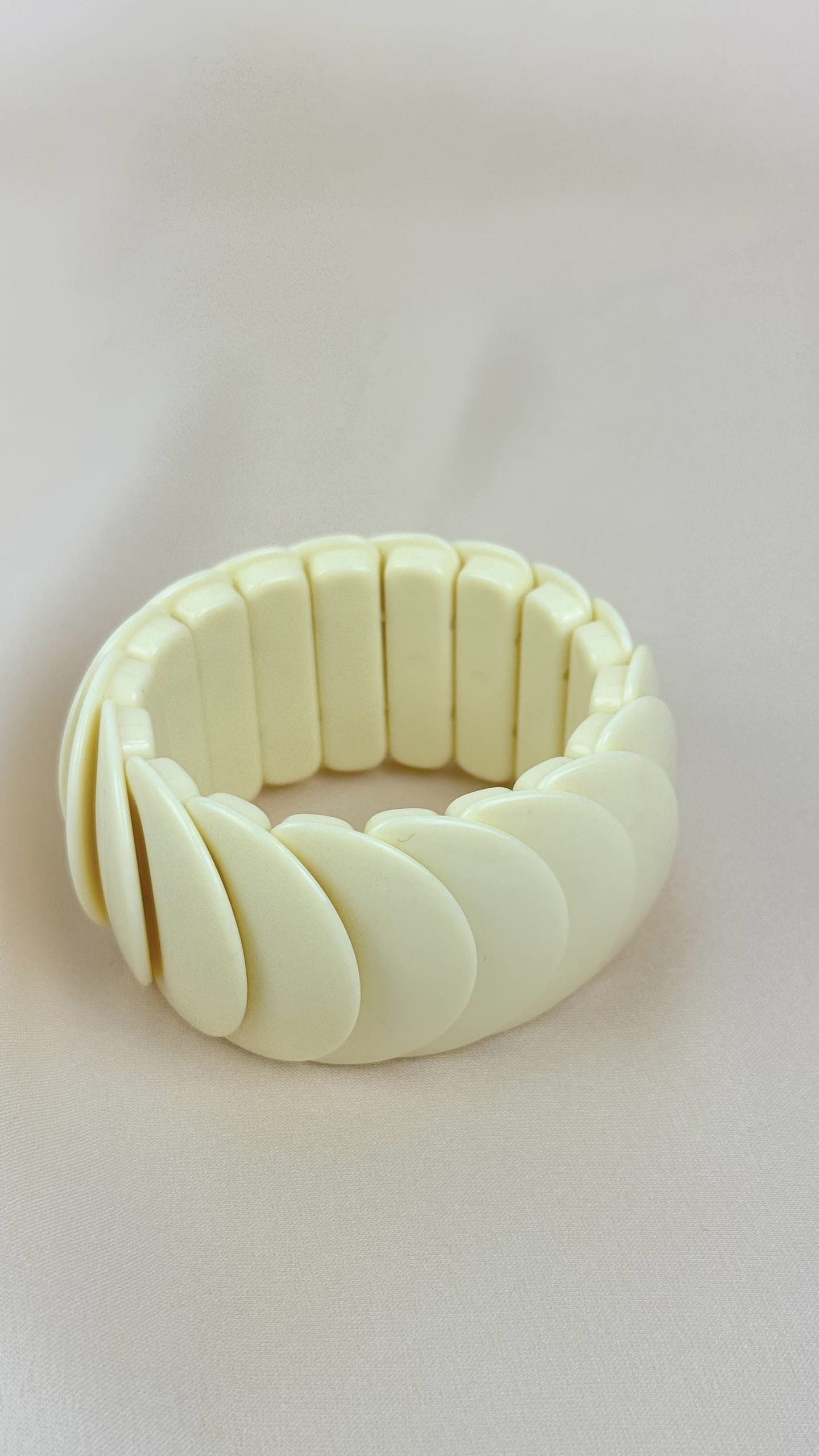 Pulseira patélas brancas
