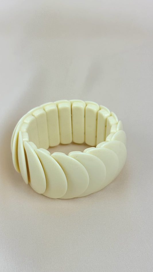 Pulseira patélas brancas