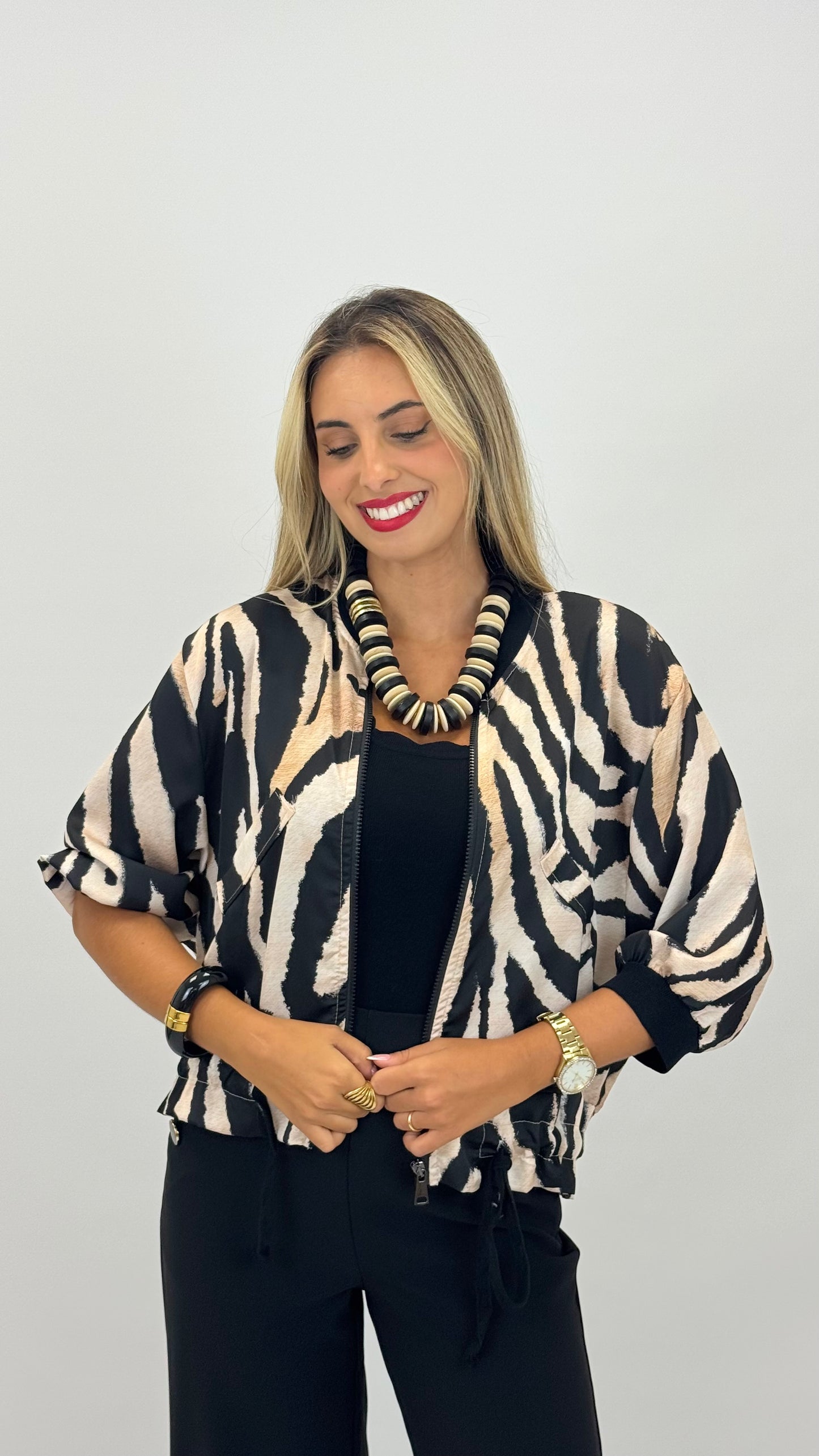 Bomber tecido estampado zebra bege e preto