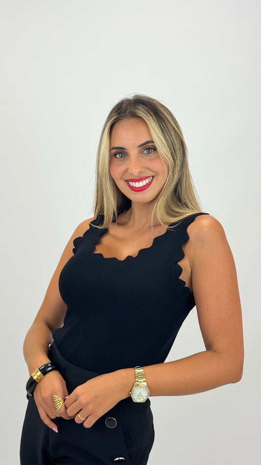 Top efeito ondinhas malha preto