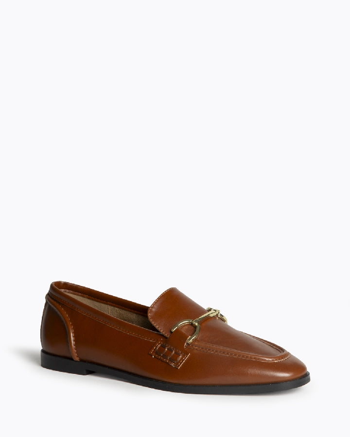 Sapato raso camel com aplicação dourado