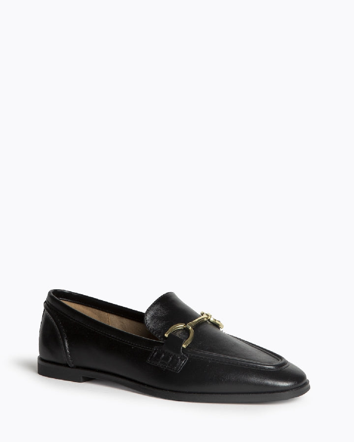 Sapato raso preto com aplicação dourado