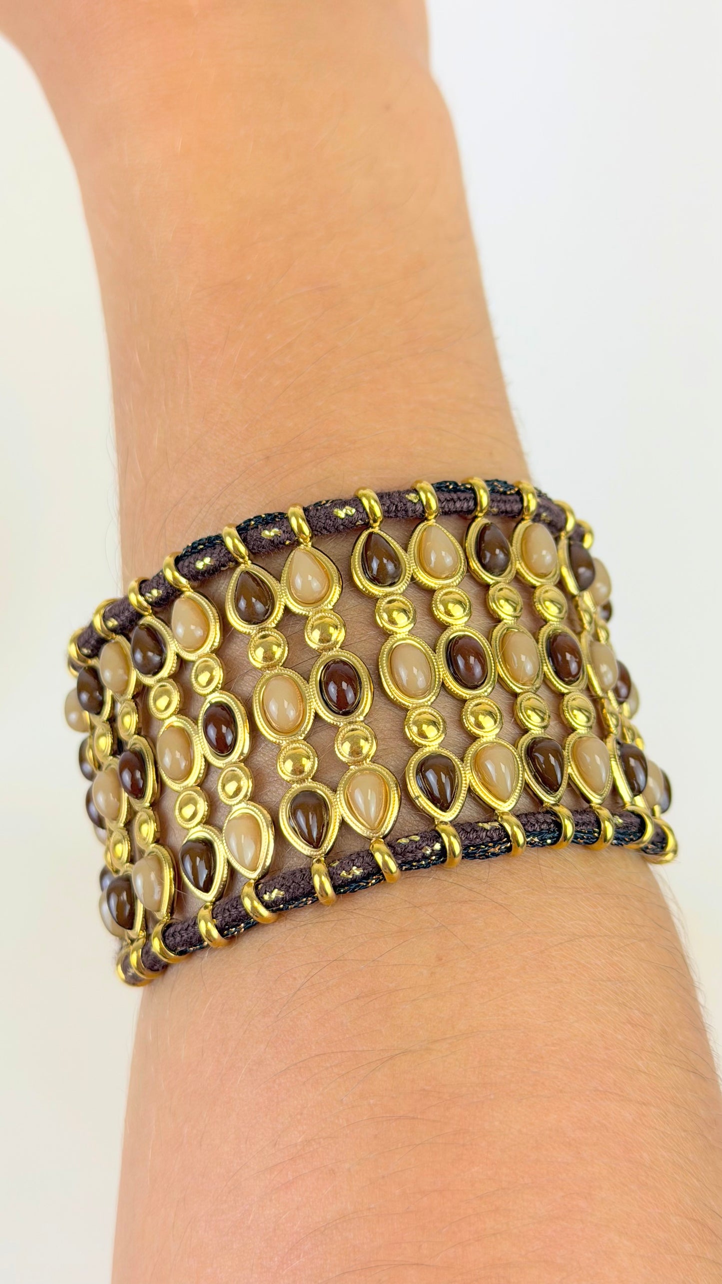 Pulseira pedrinhas castanho e bege