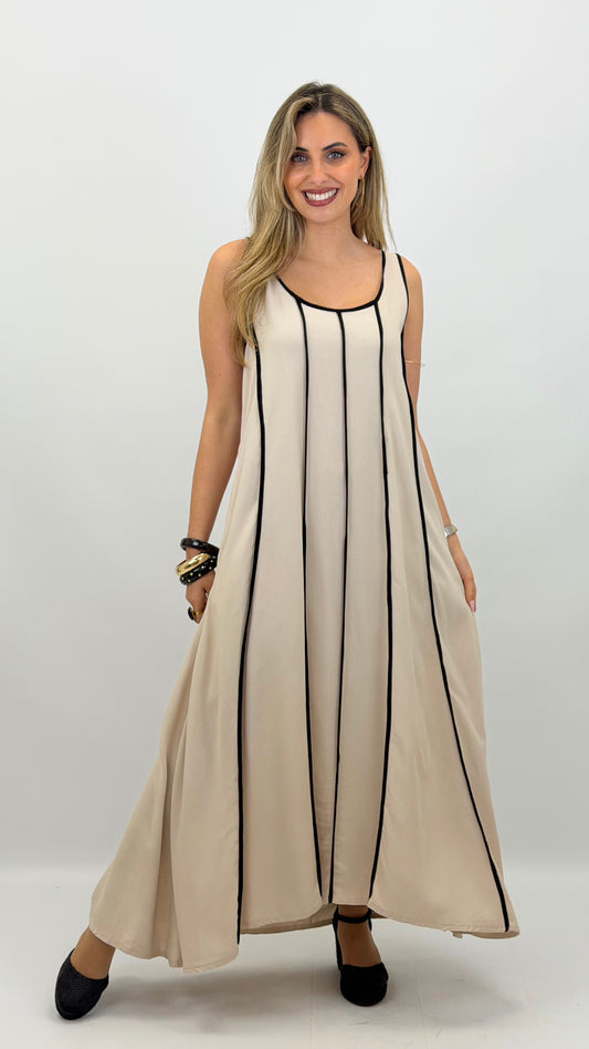 Vestido cavado creme com nervuras preto