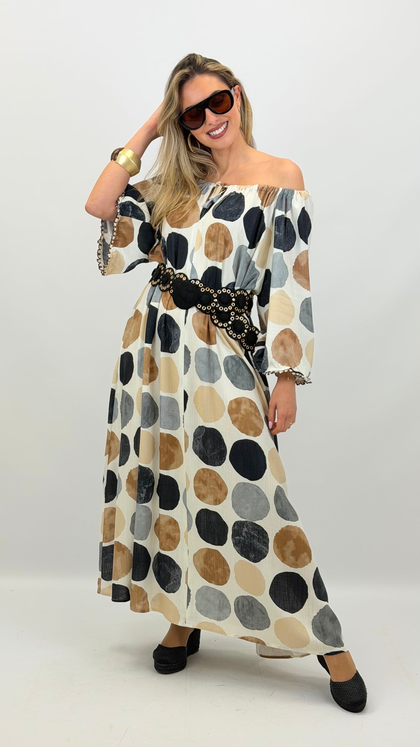 Vestido decote elástico com estampado bolas tons terra
