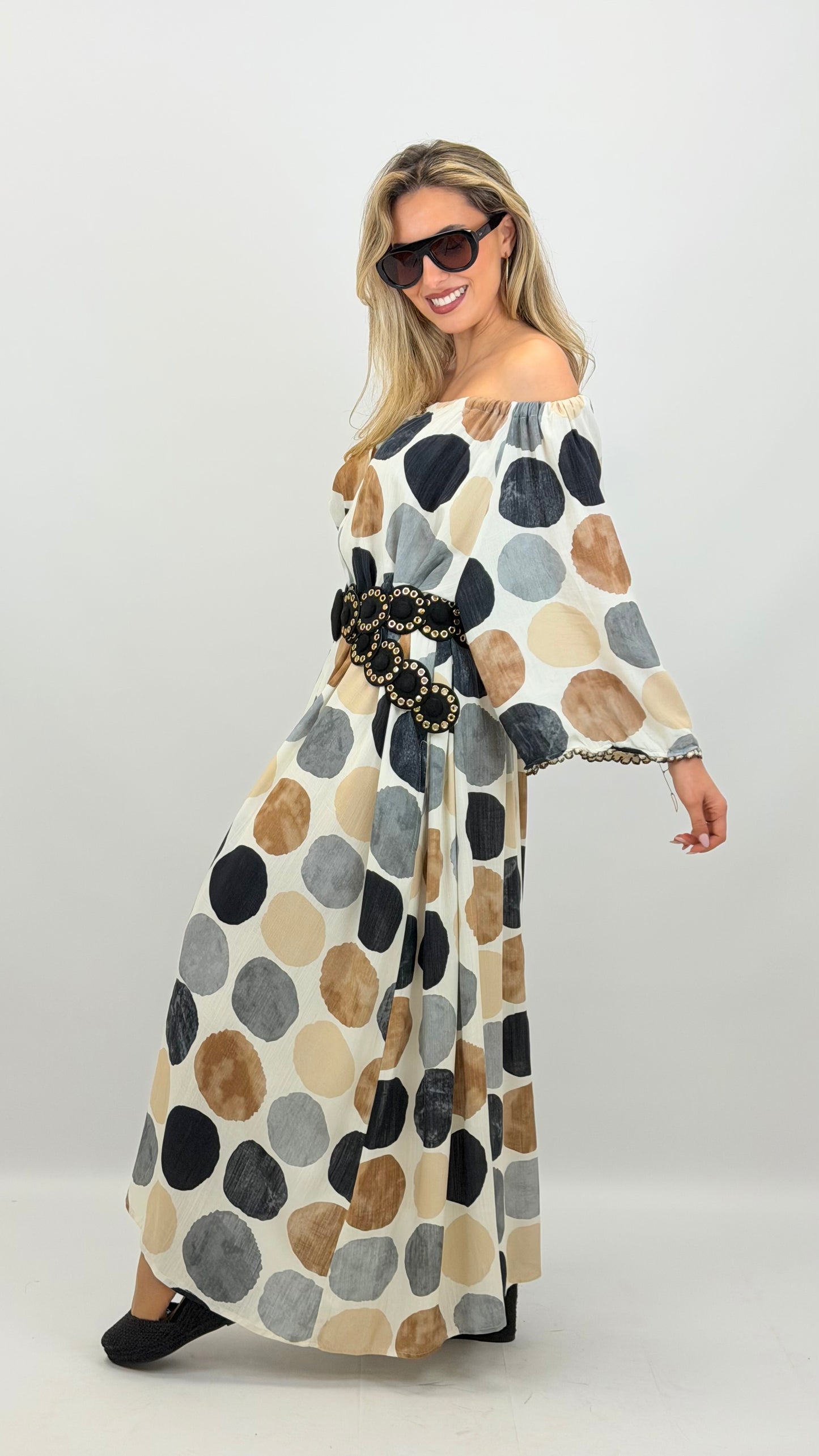 Vestido decote elástico com estampado bolas tons terra