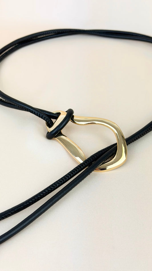 Cinto em pele genuína corda preto e fivela dourada
