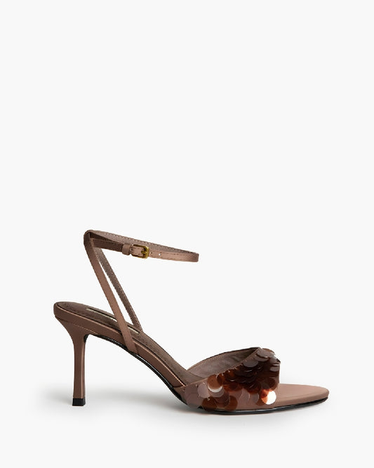 Sandália stilleto com lantejoulas castanho/bronze