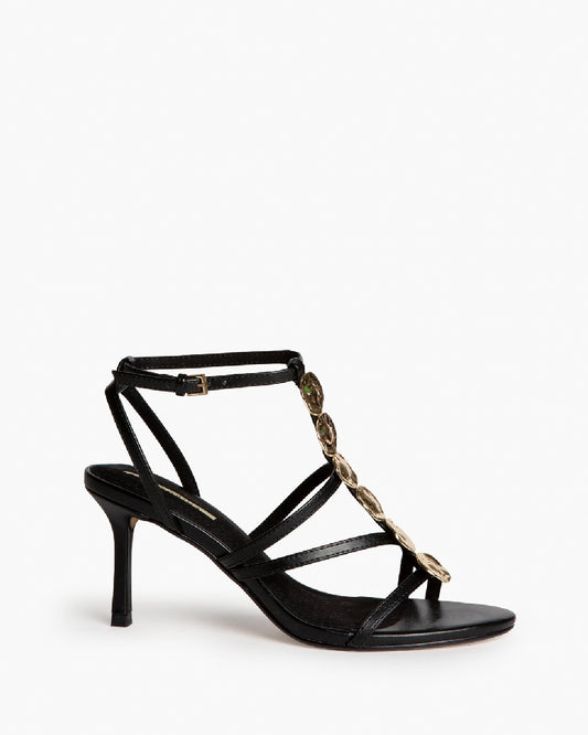 Sandália stilleto preta com chapinhas douradas