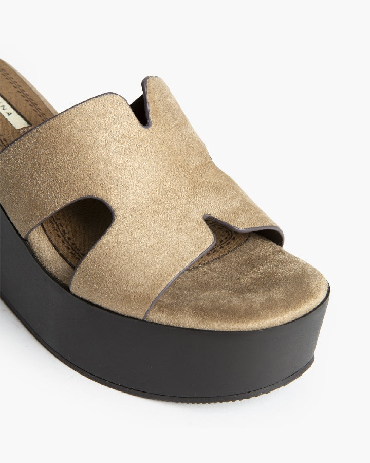 Sandália de plataforma taupe