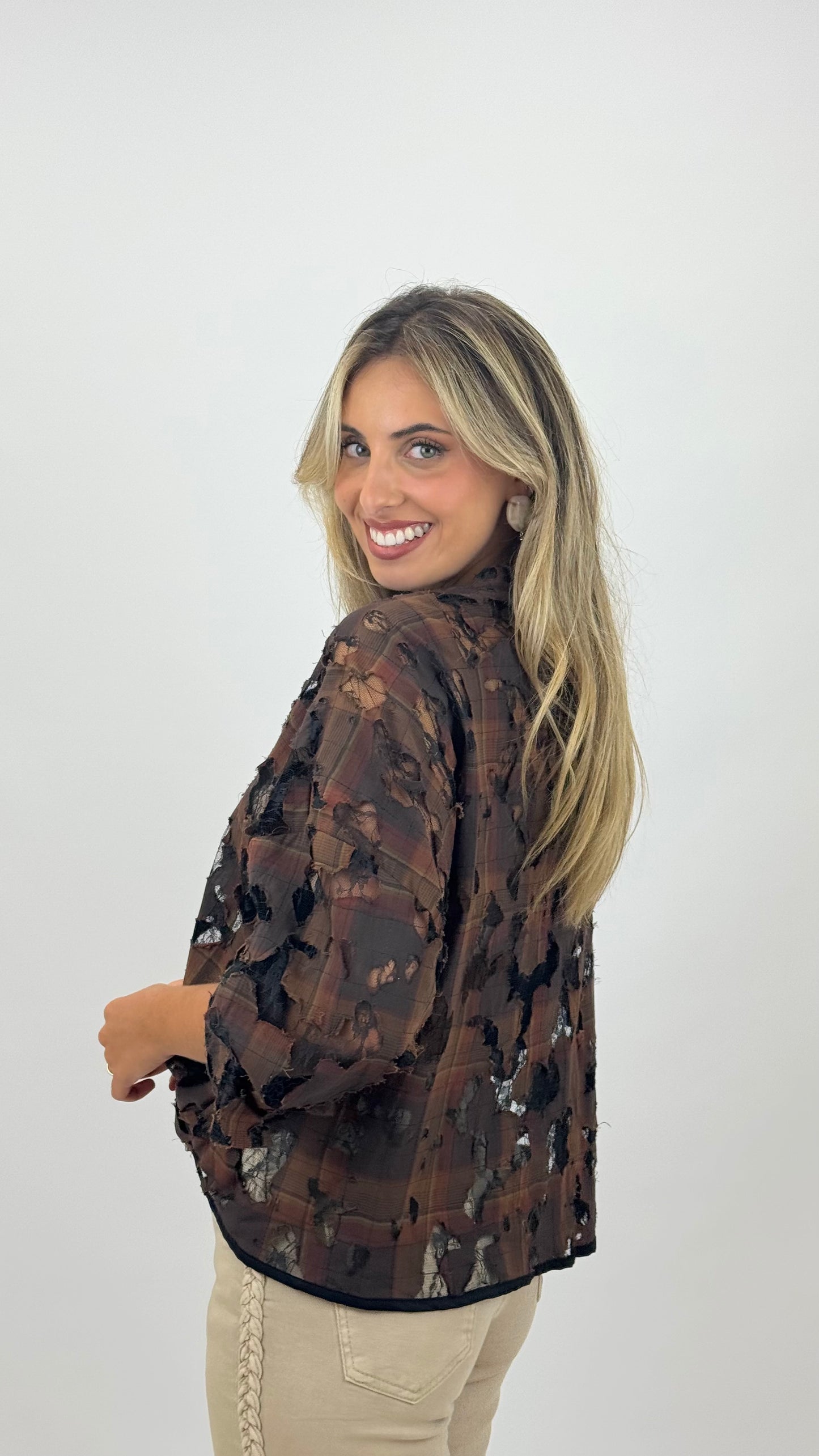 Blusa em renda e xadrez tons terra