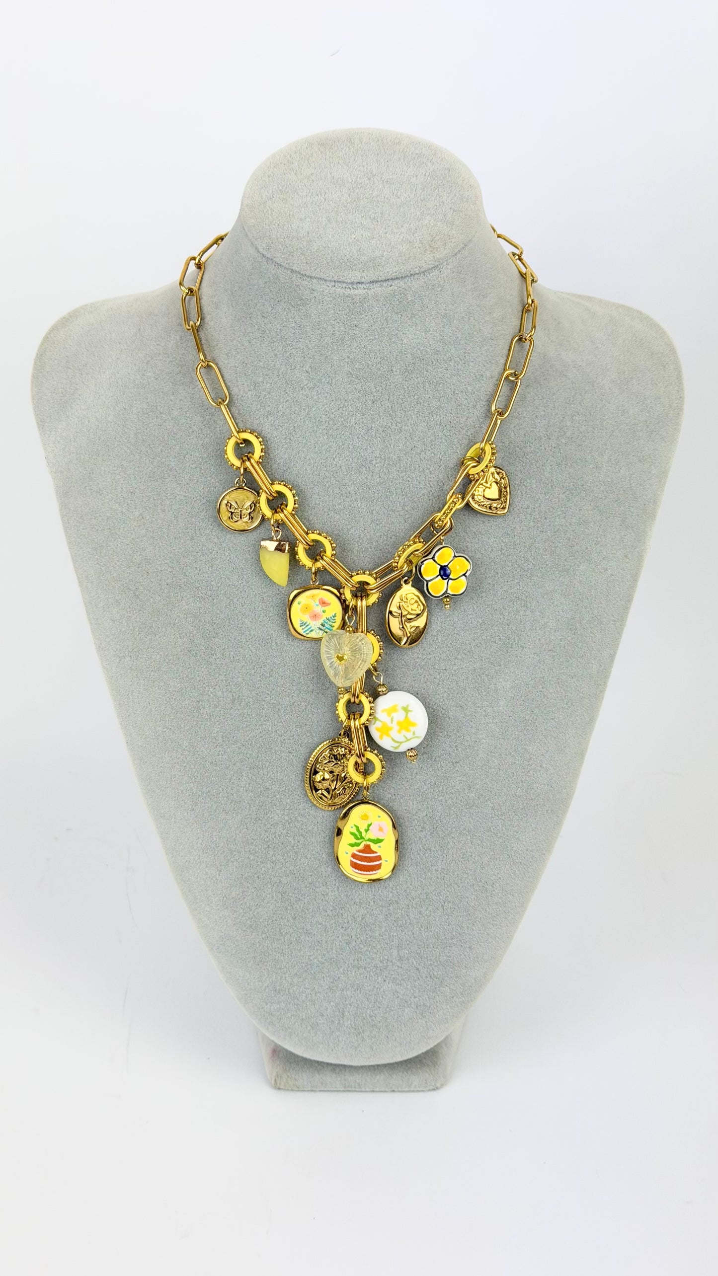 Colar aço dourado com pendentes tons amarelo