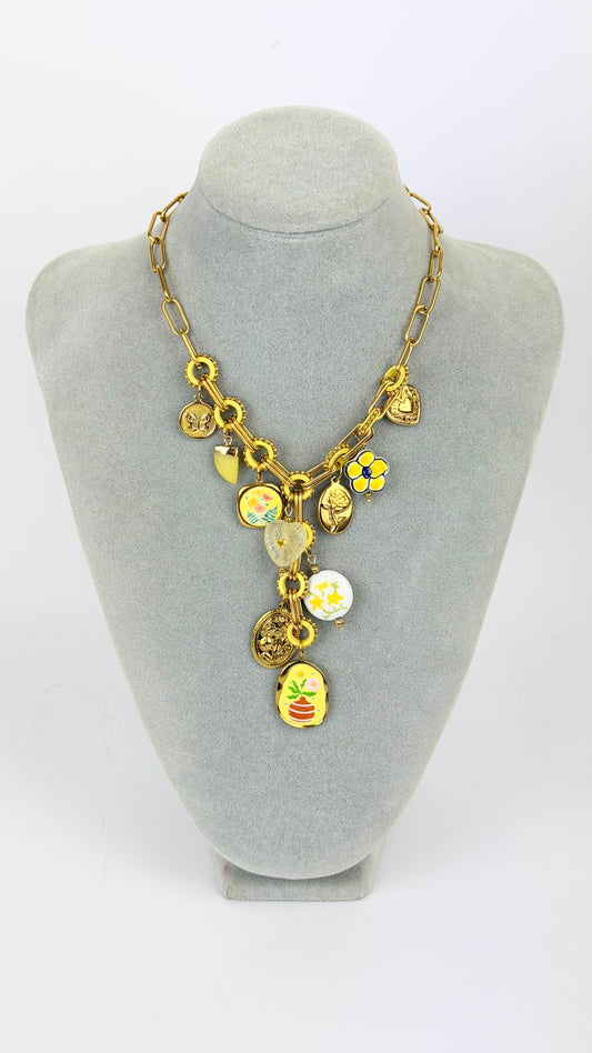 Colar aço dourado com pendentes tons amarelo
