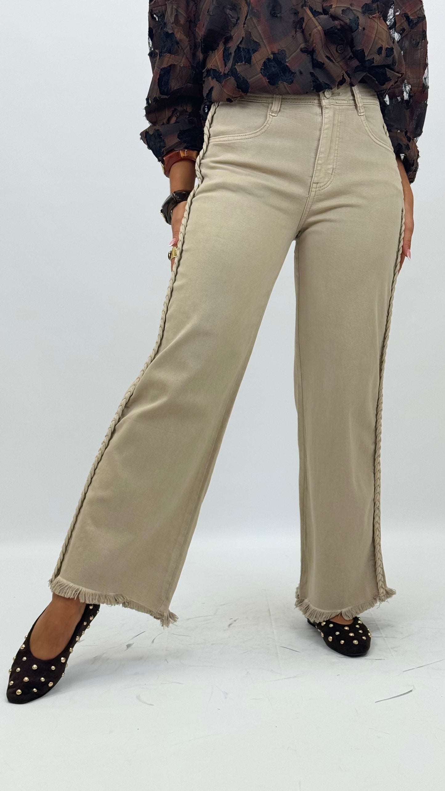 Calça wide-leg sarja bege com trança