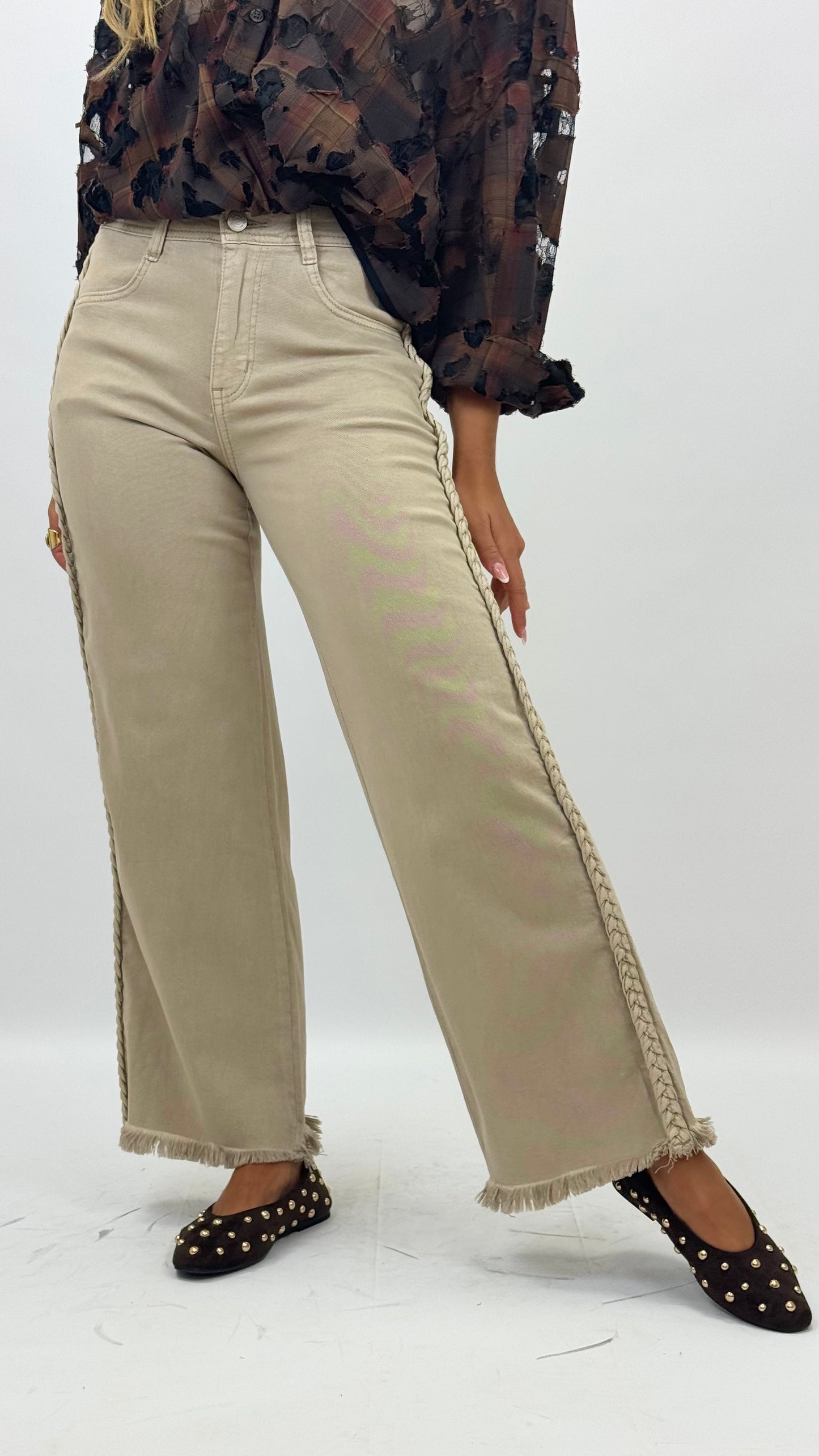 Calça wide-leg sarja bege com trança