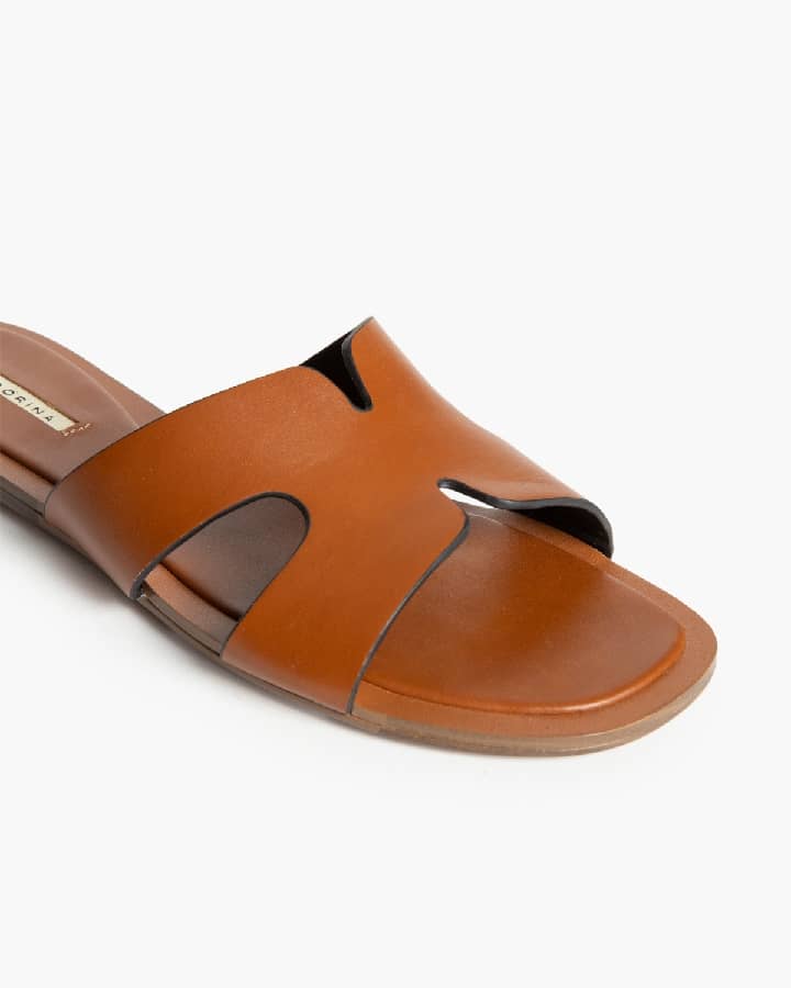 Chinelo pele sintética camel