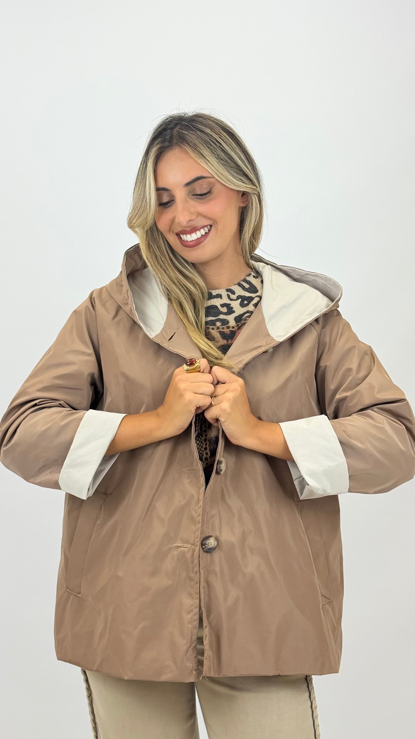 Parka camel com pormenores bege