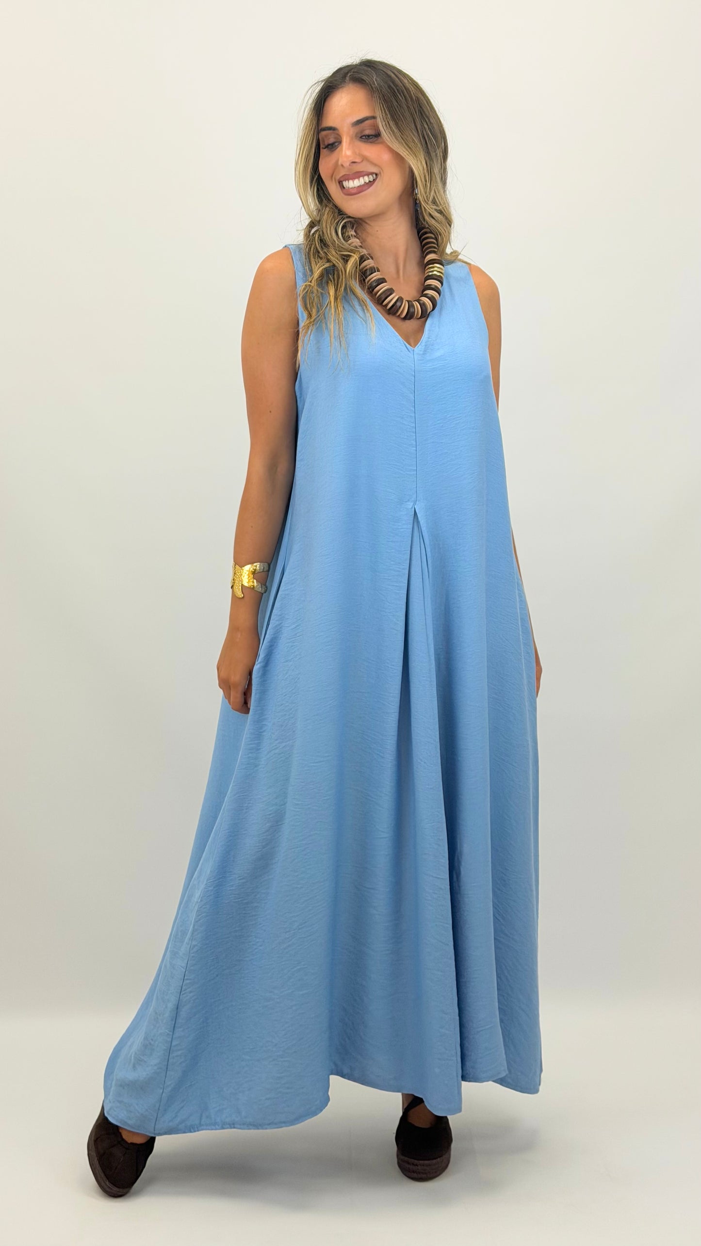Vestido midi largo com bolsos azul-bebé