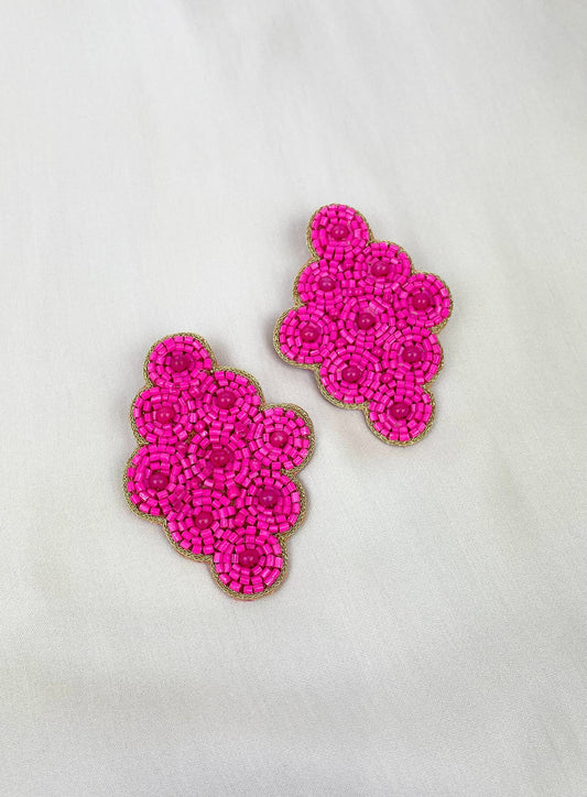 Brincos tela com missangas rosa