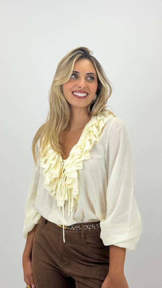 Blusa com folhos creme