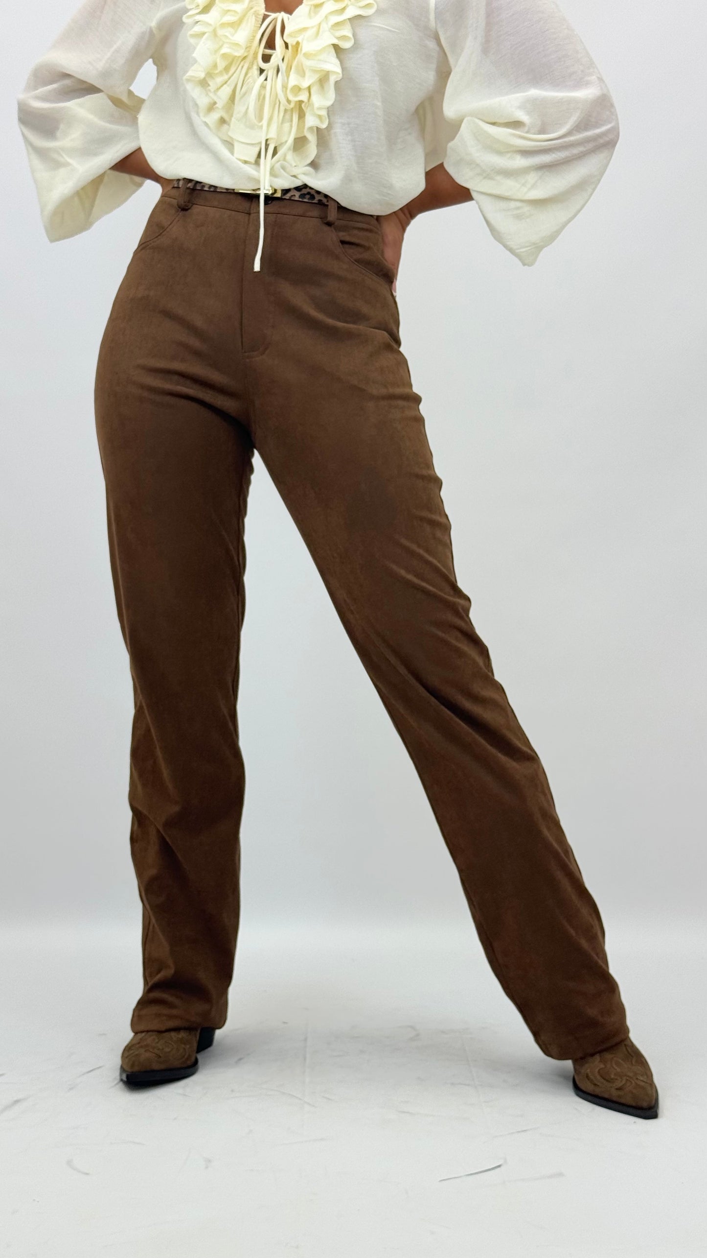 Calça estilo camurça camel