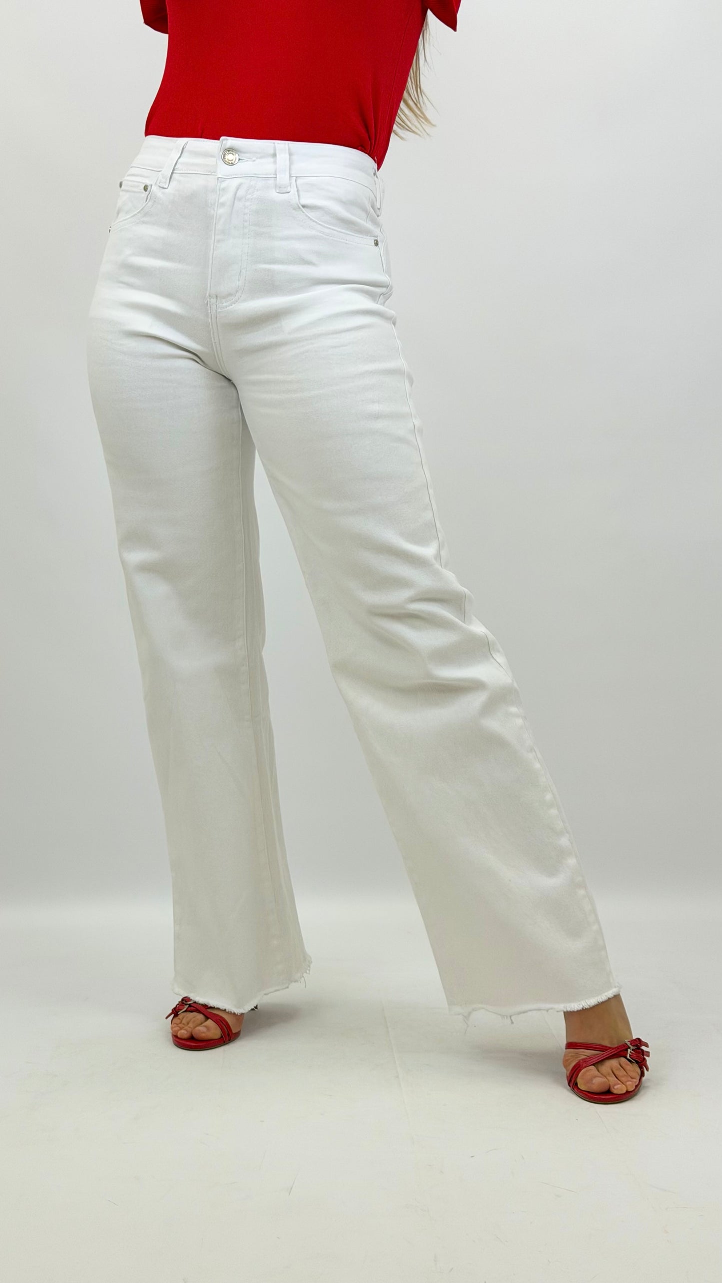 Calça modelo wide-leg sarja branca