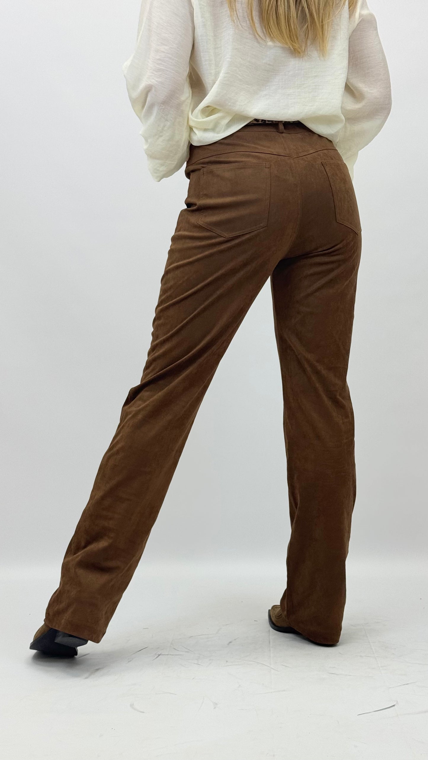 Calça estilo camurça camel