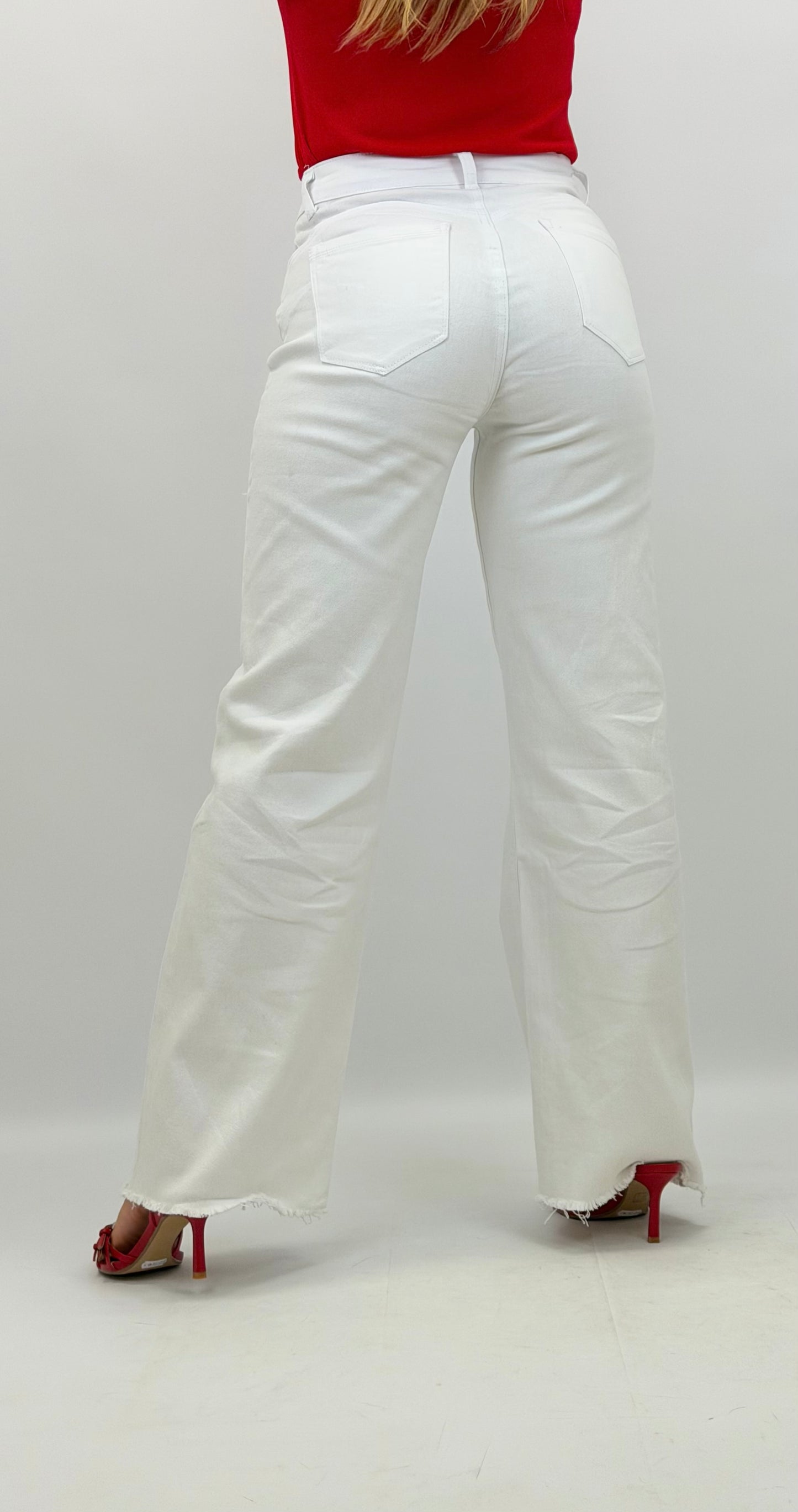 Calça modelo wide-leg sarja branca