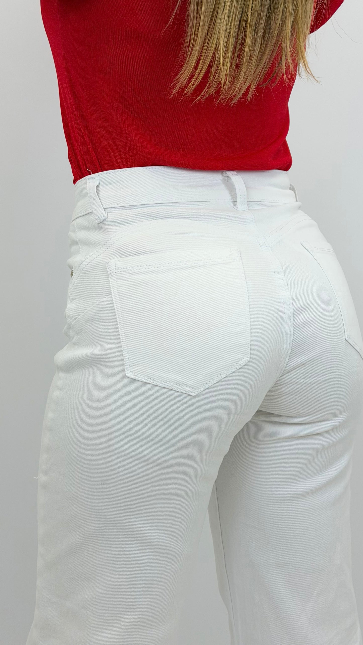 Calça modelo wide-leg sarja branca