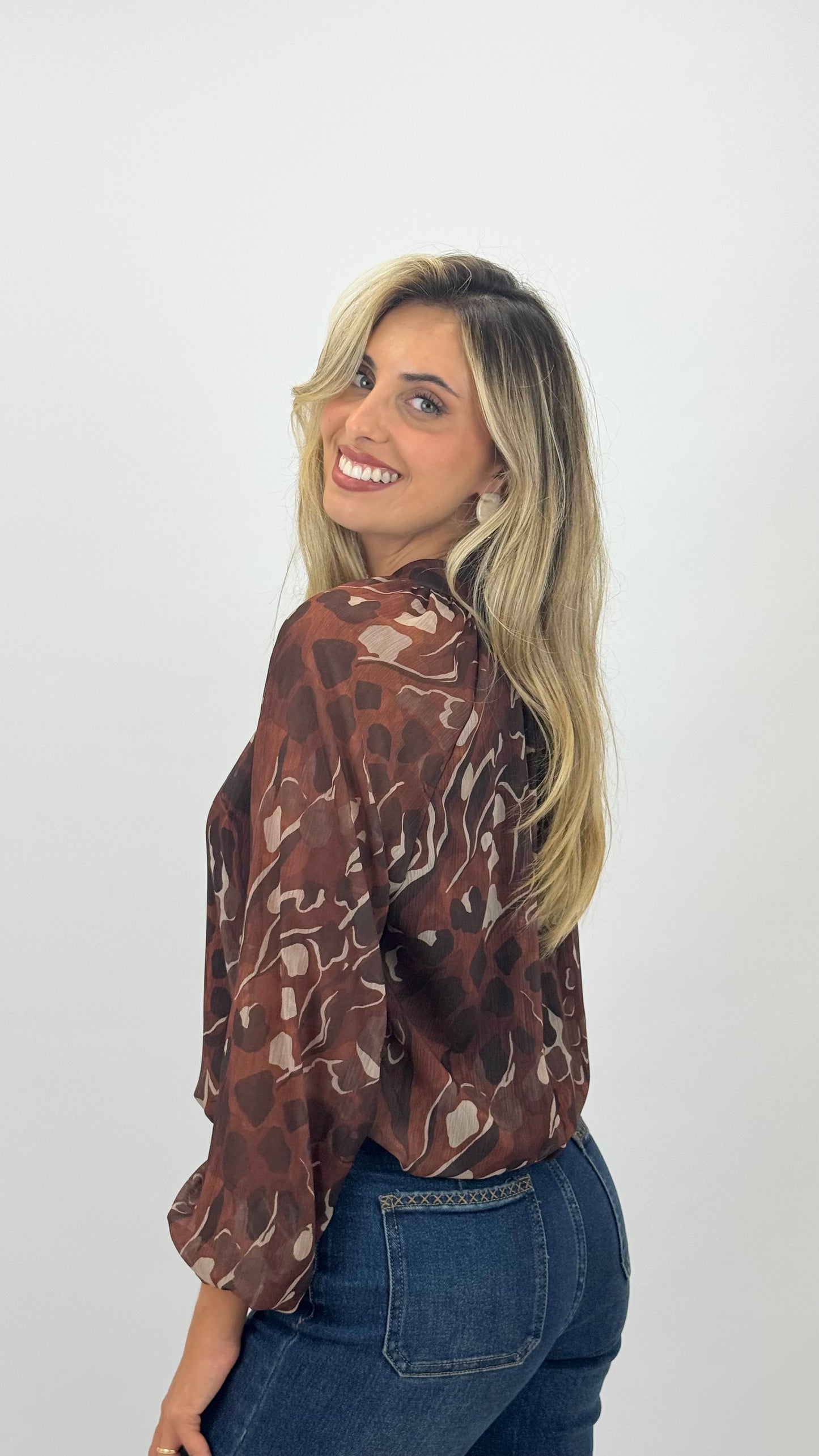 Blusa estampada tons terra