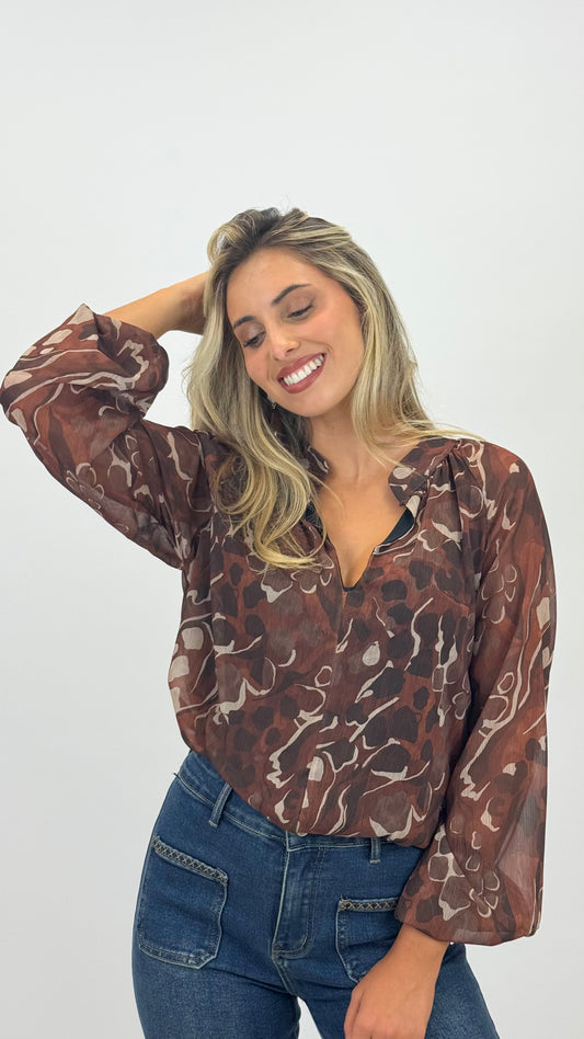 Blusa estampada tons terra