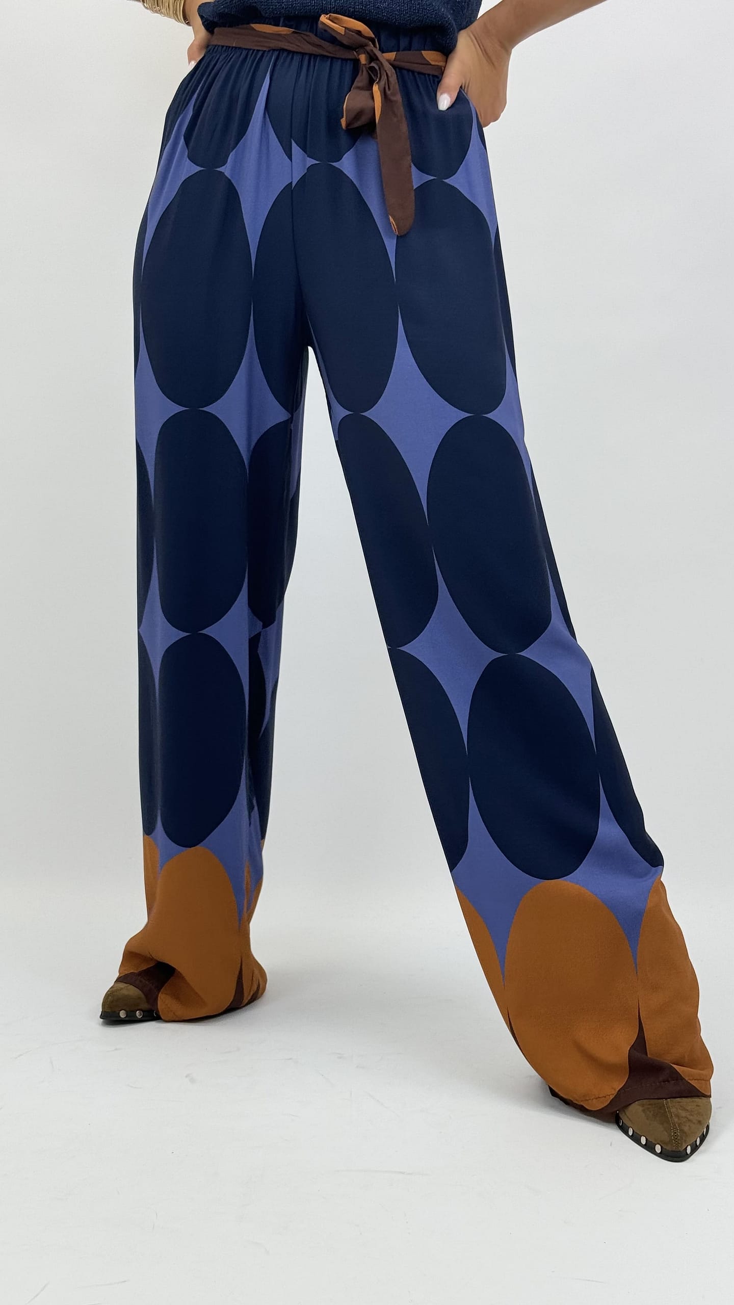 Pantalona bolas tons azul e camel