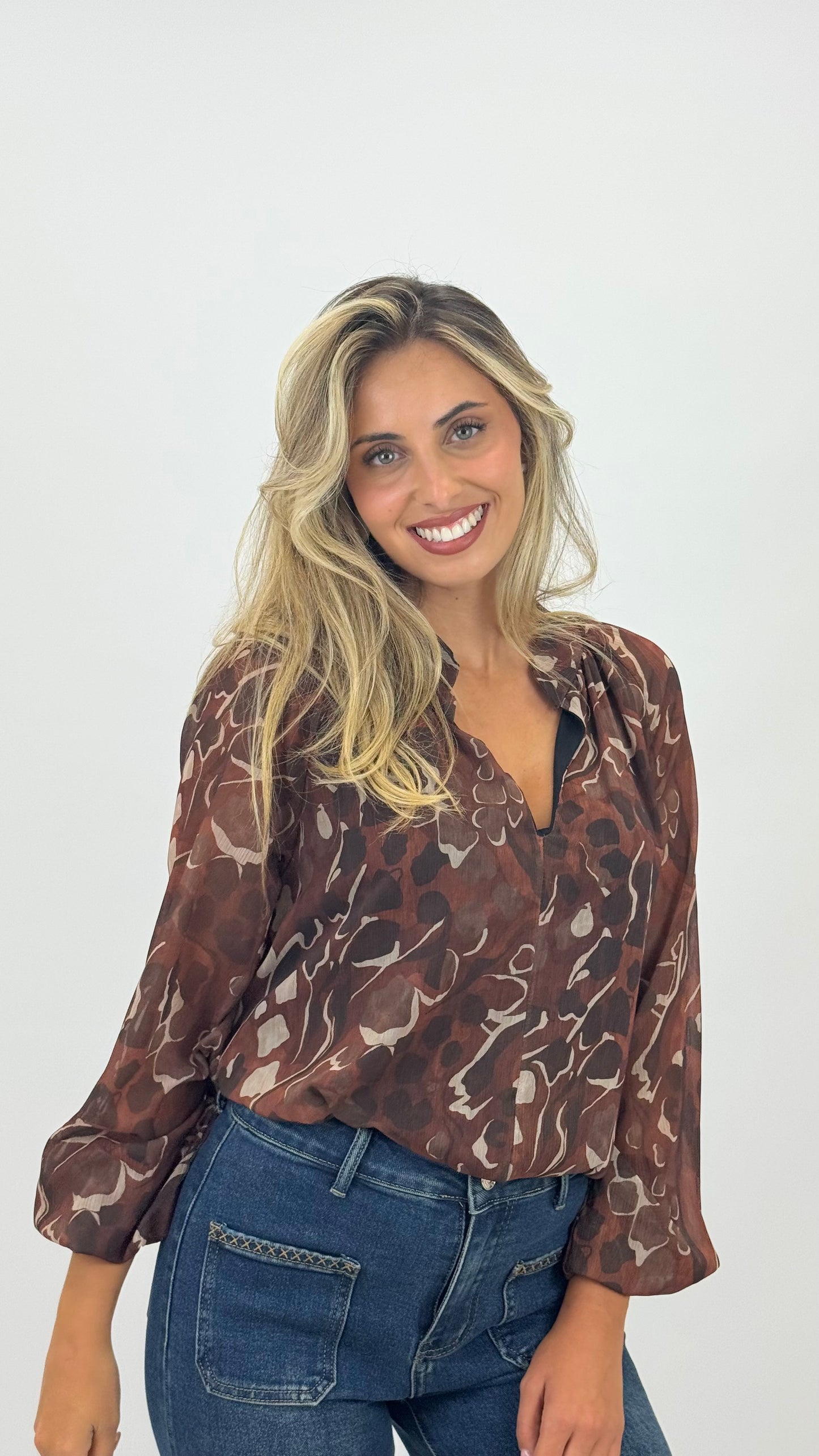 Blusa estampada tons terra