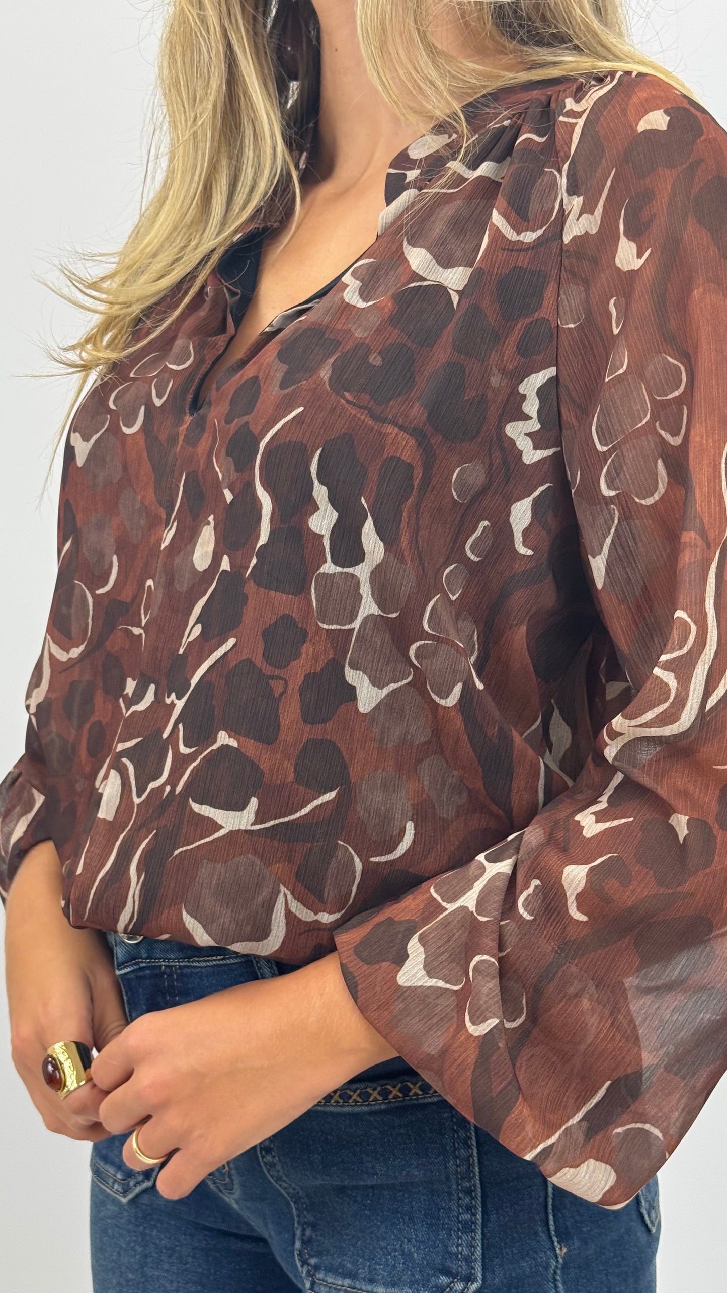 Blusa estampada tons terra