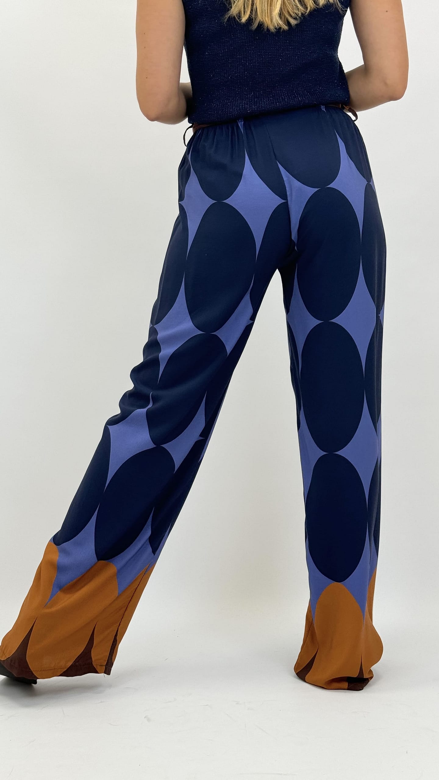 Pantalona bolas tons azul e camel