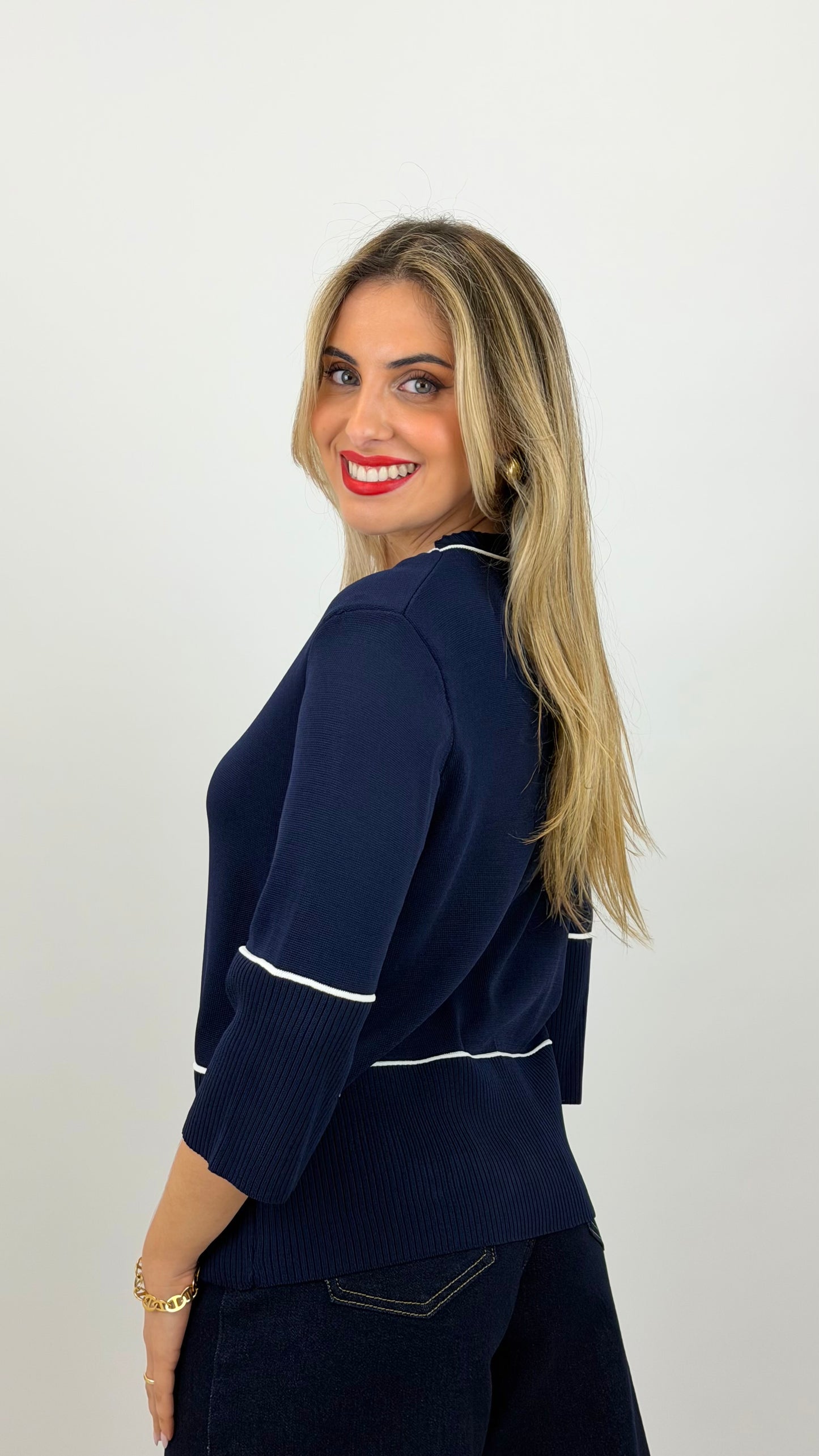Camisola meia-estação azul-marinho com debrum branco