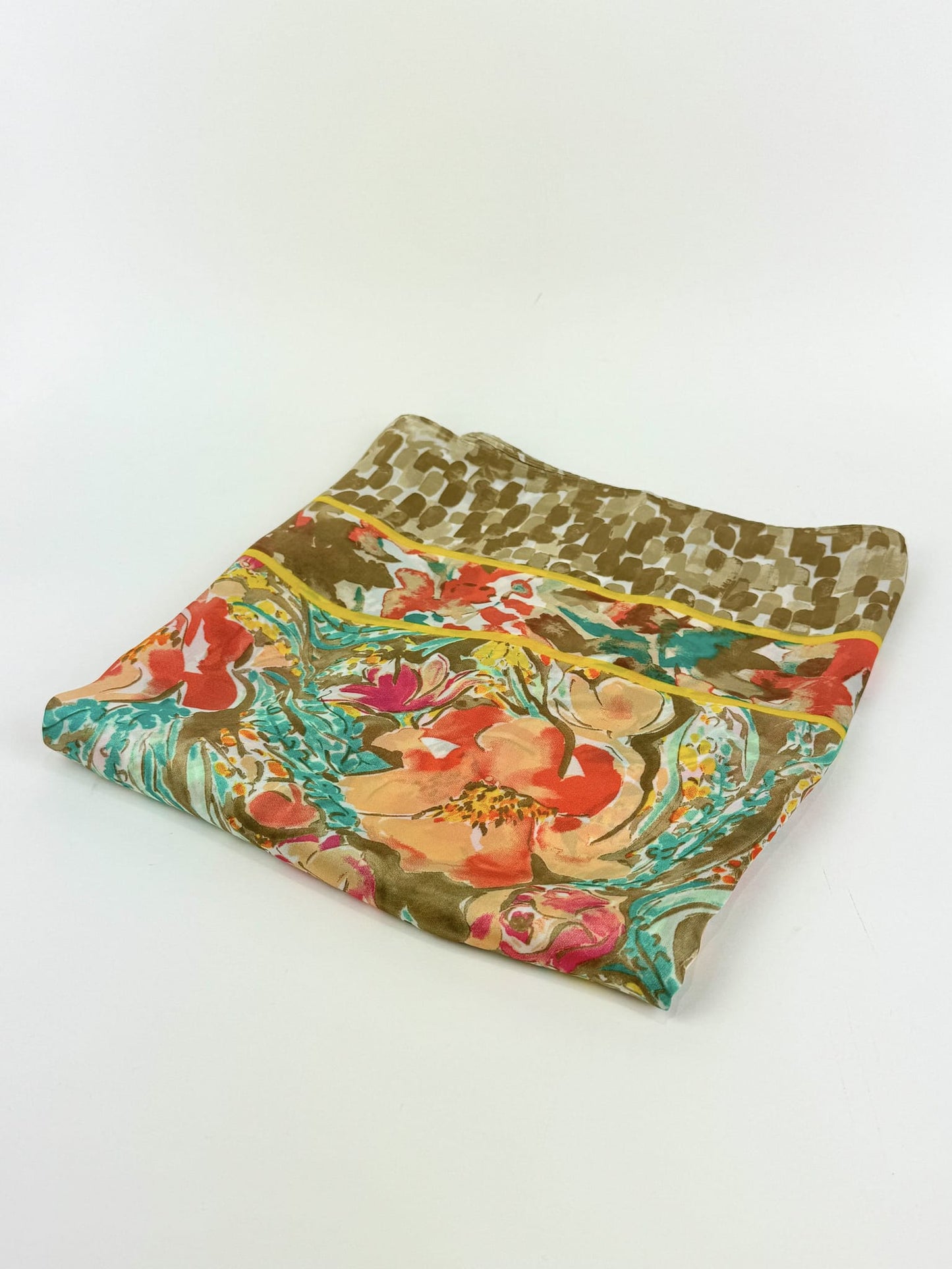 Lenço floral tons verde e coral