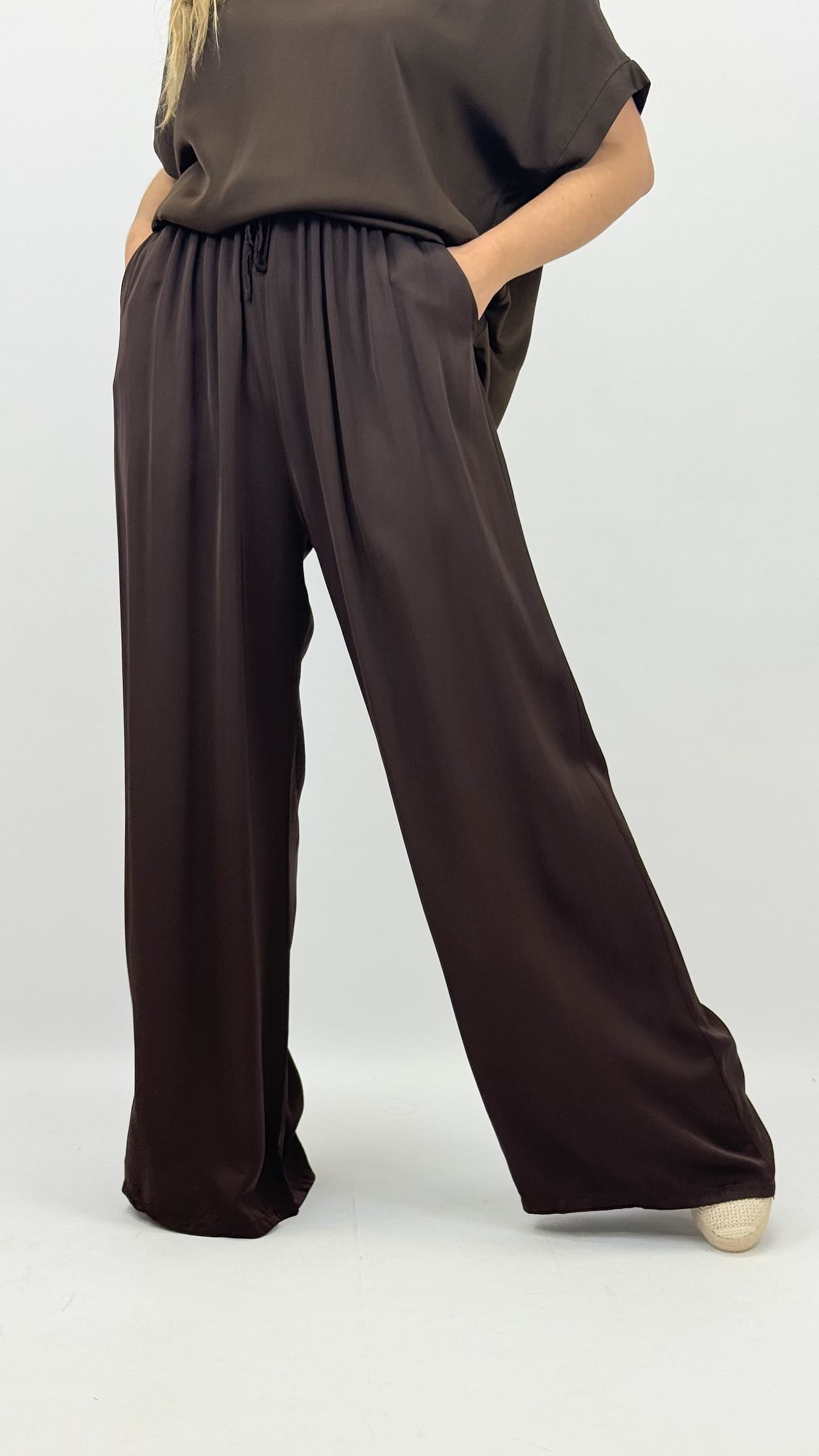 Pantalona acetinada castanha
