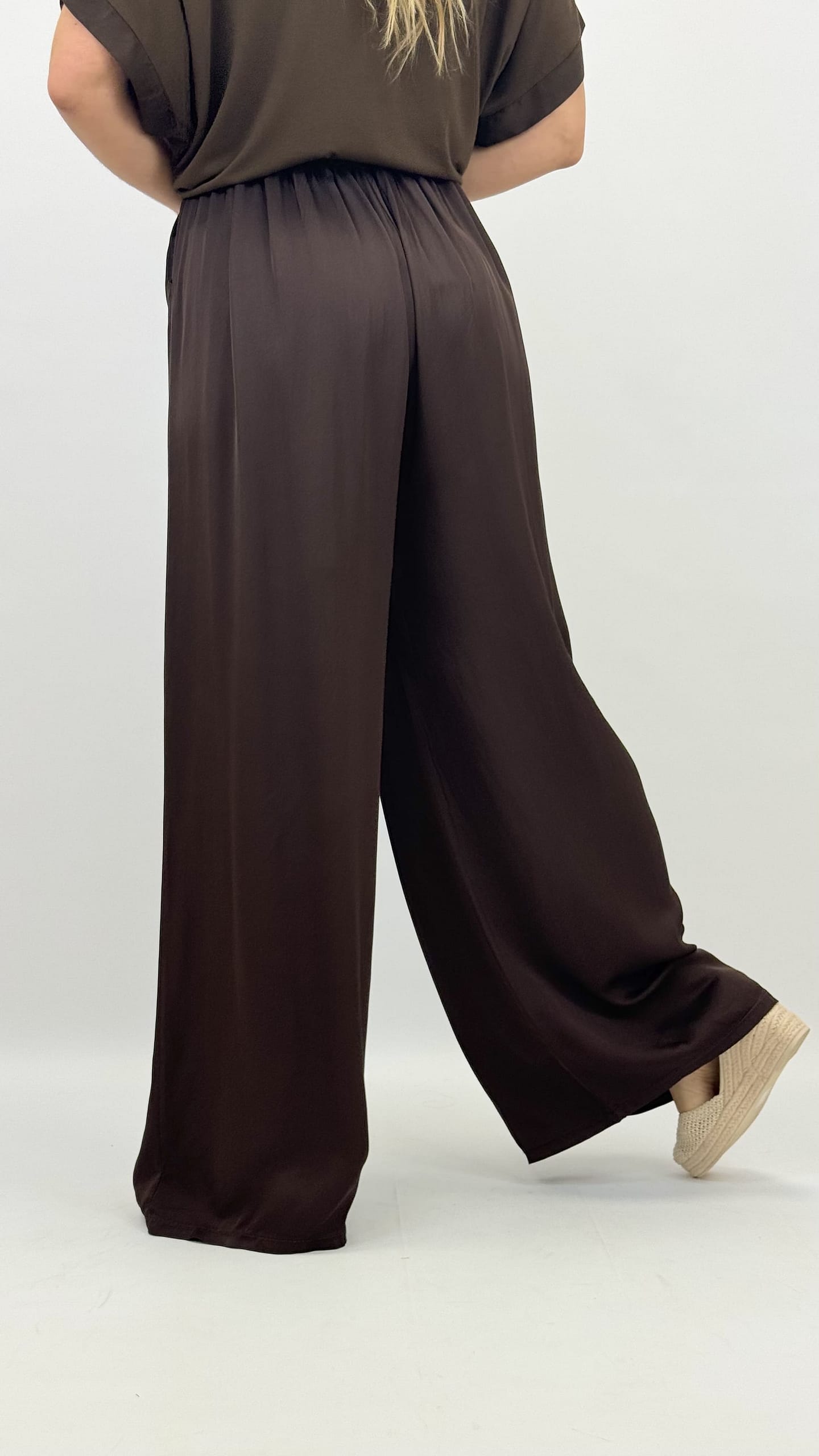 Pantalona acetinada castanha