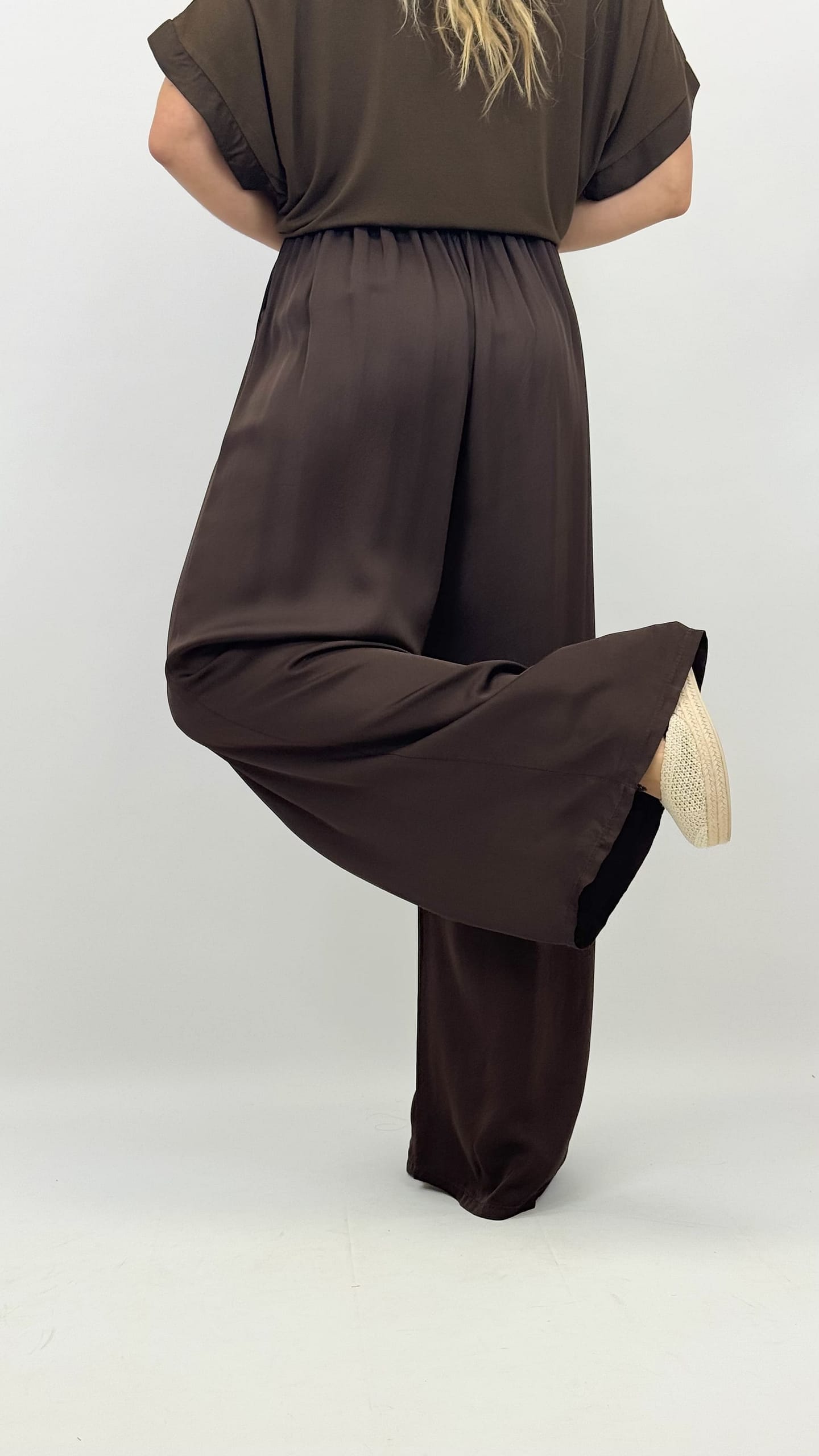 Pantalona acetinada castanha