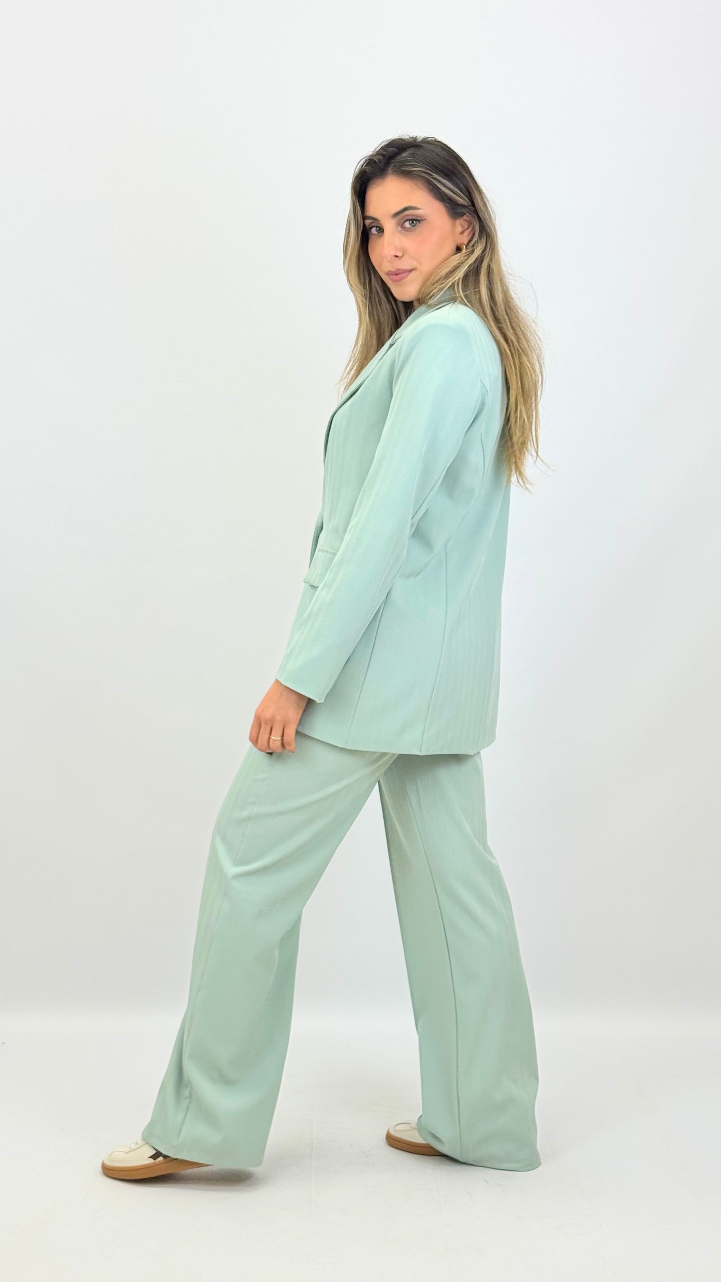 Fato tecido verde-água