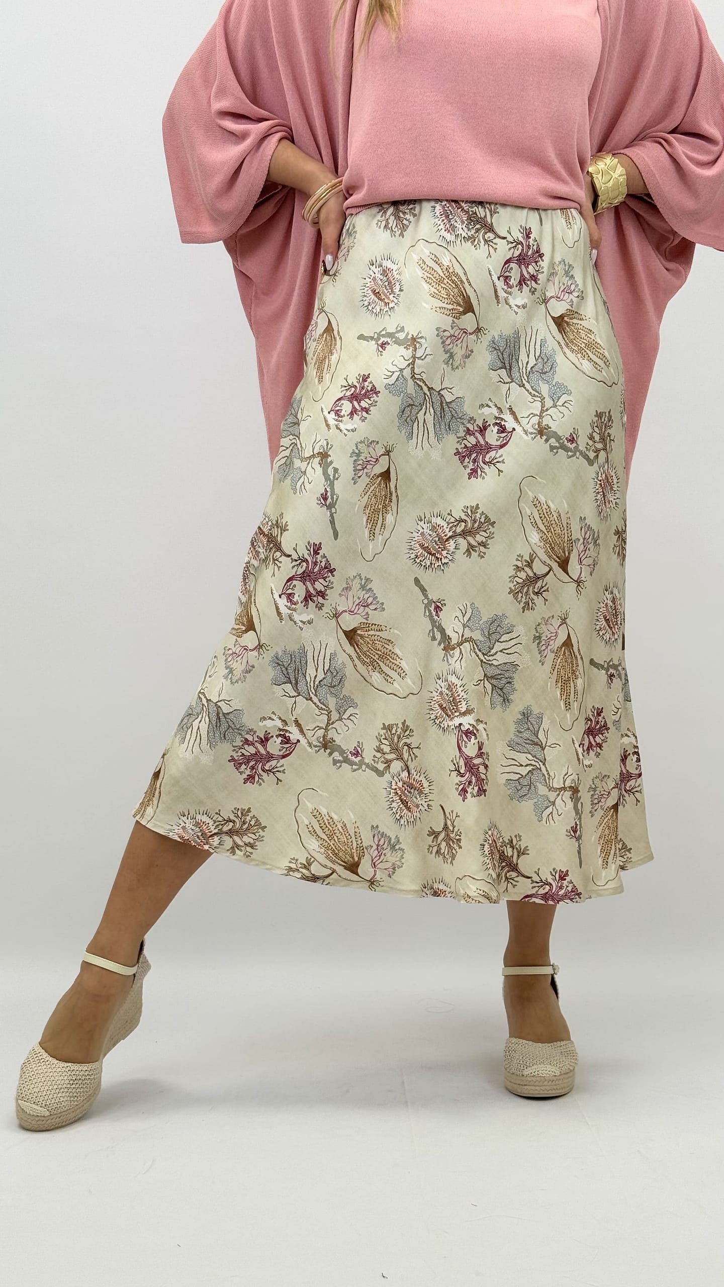 Saia fundo bege estampado corais