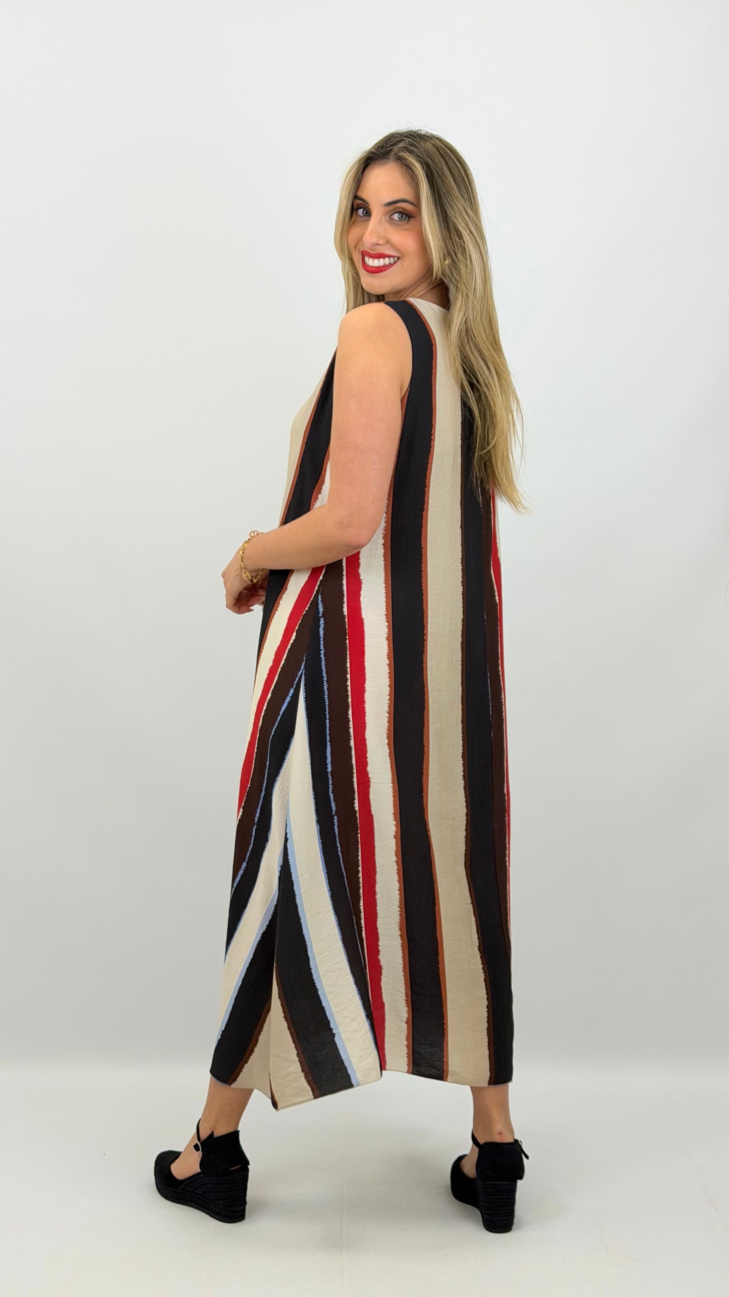 Vestido cavado listas bege, vermelho e preto