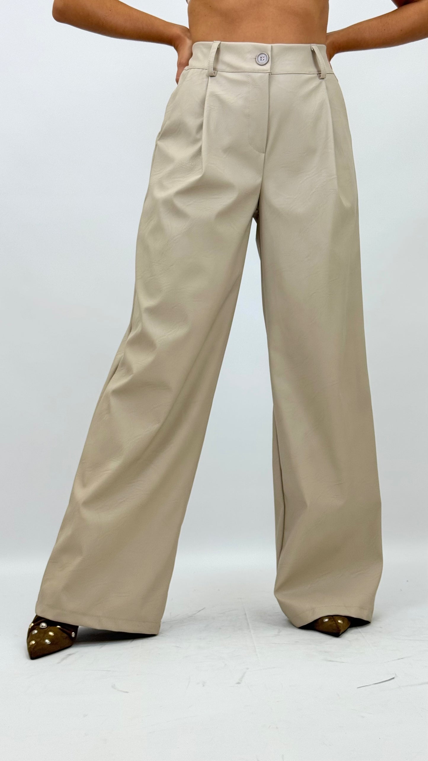 Calça larga estilo napa com elástico creme