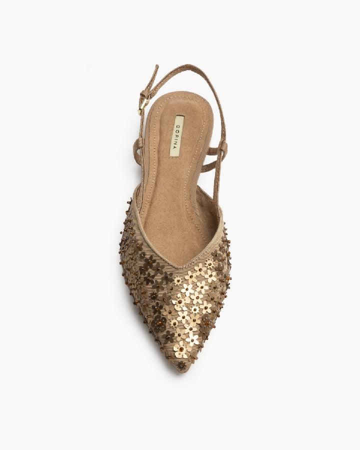 Sapato raso camel com missangas motivos florais