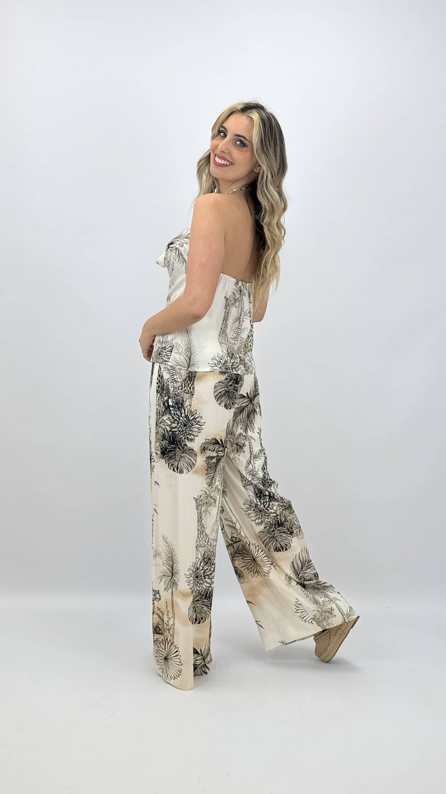 Pantalona estampado tropical tons terra