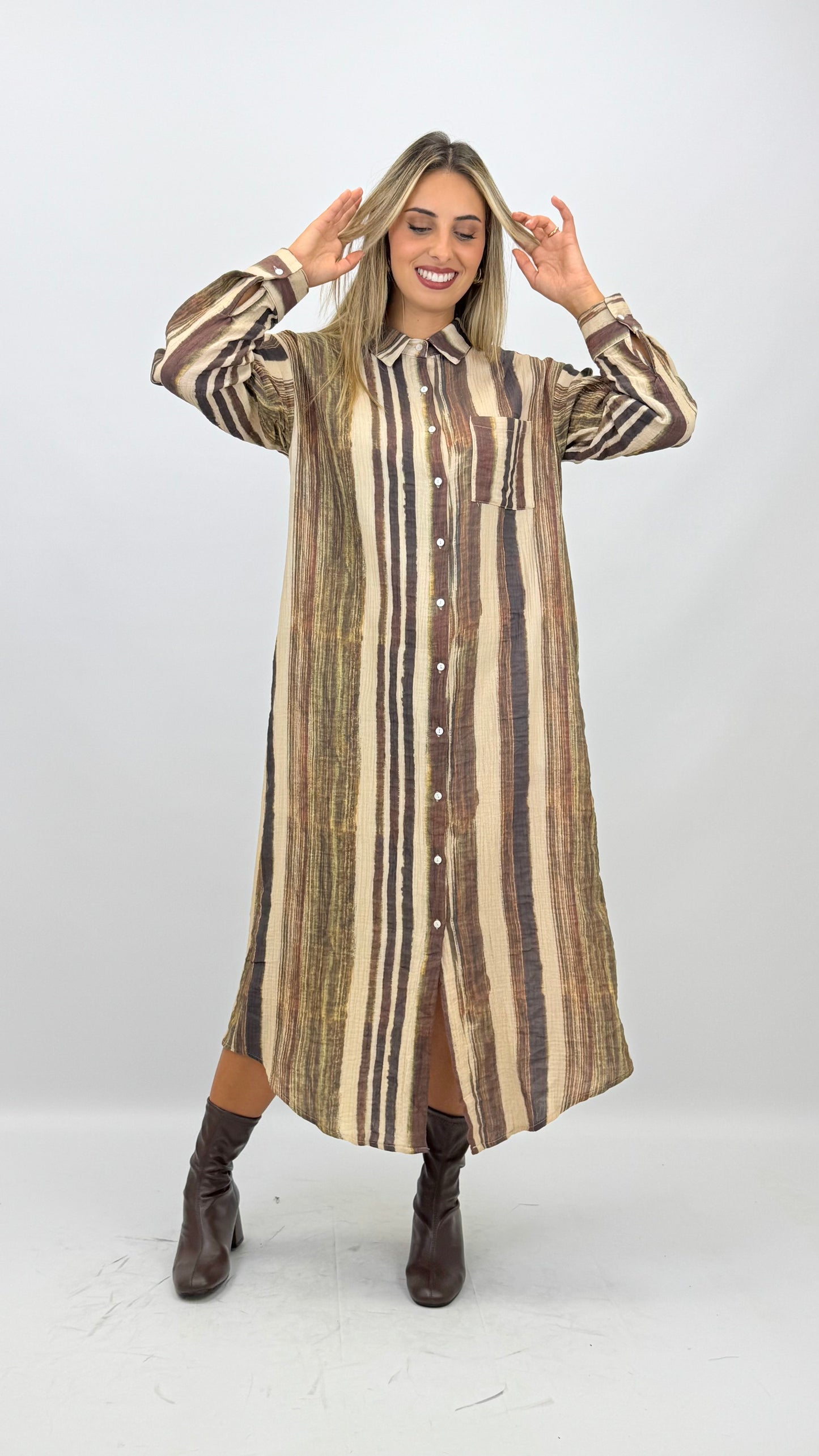 Vestido camiseiro riscas tons terra